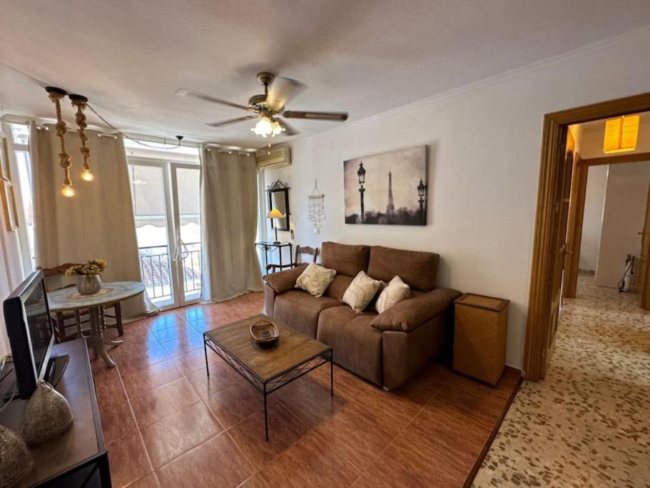 3 bedroom Private Home Cómpeta Free Parking