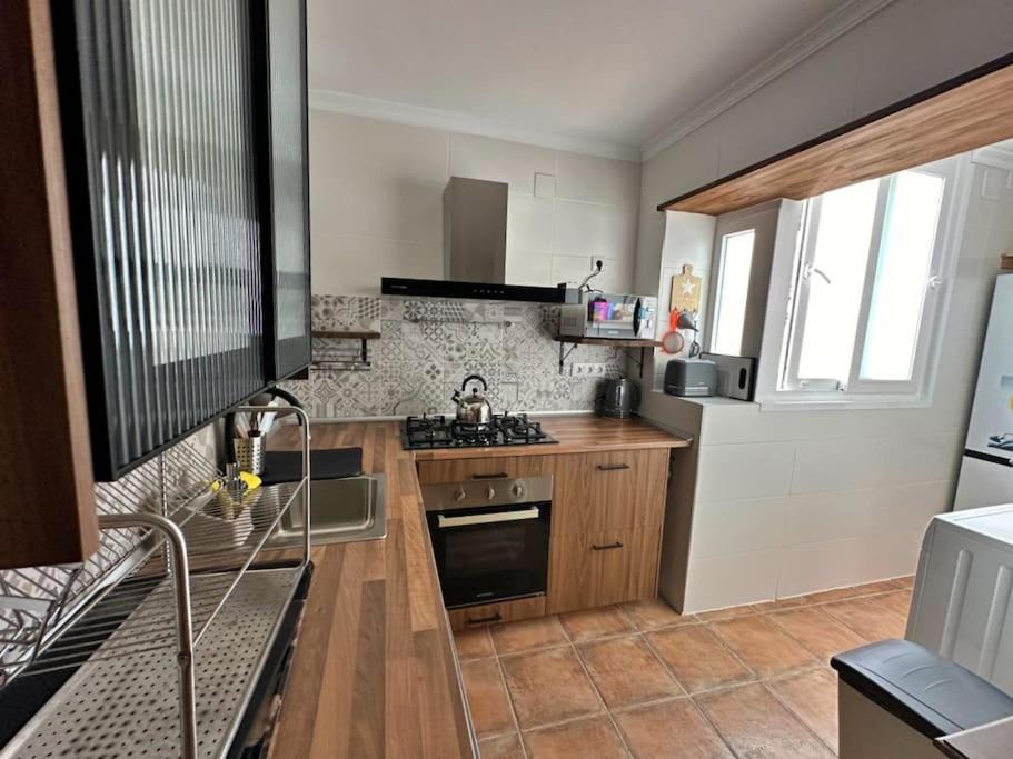 3 bedroom Private Home Cómpeta Free Parking