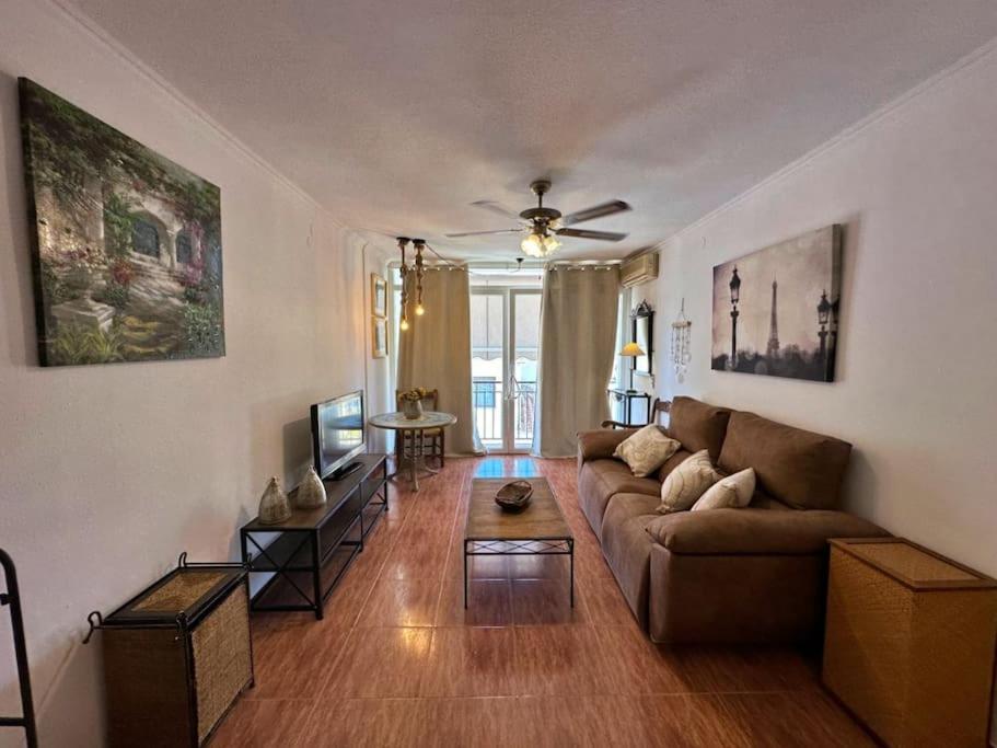 3 bedroom Private Home Cómpeta Free Parking