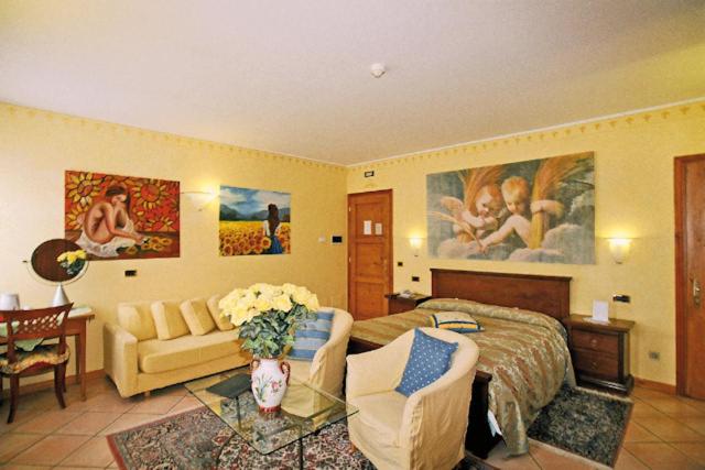 Photo of the whole room