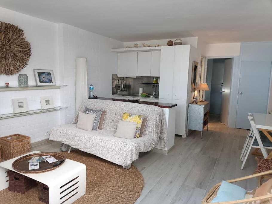 Precioso Apartamento con Hermosas Vistas al Mar