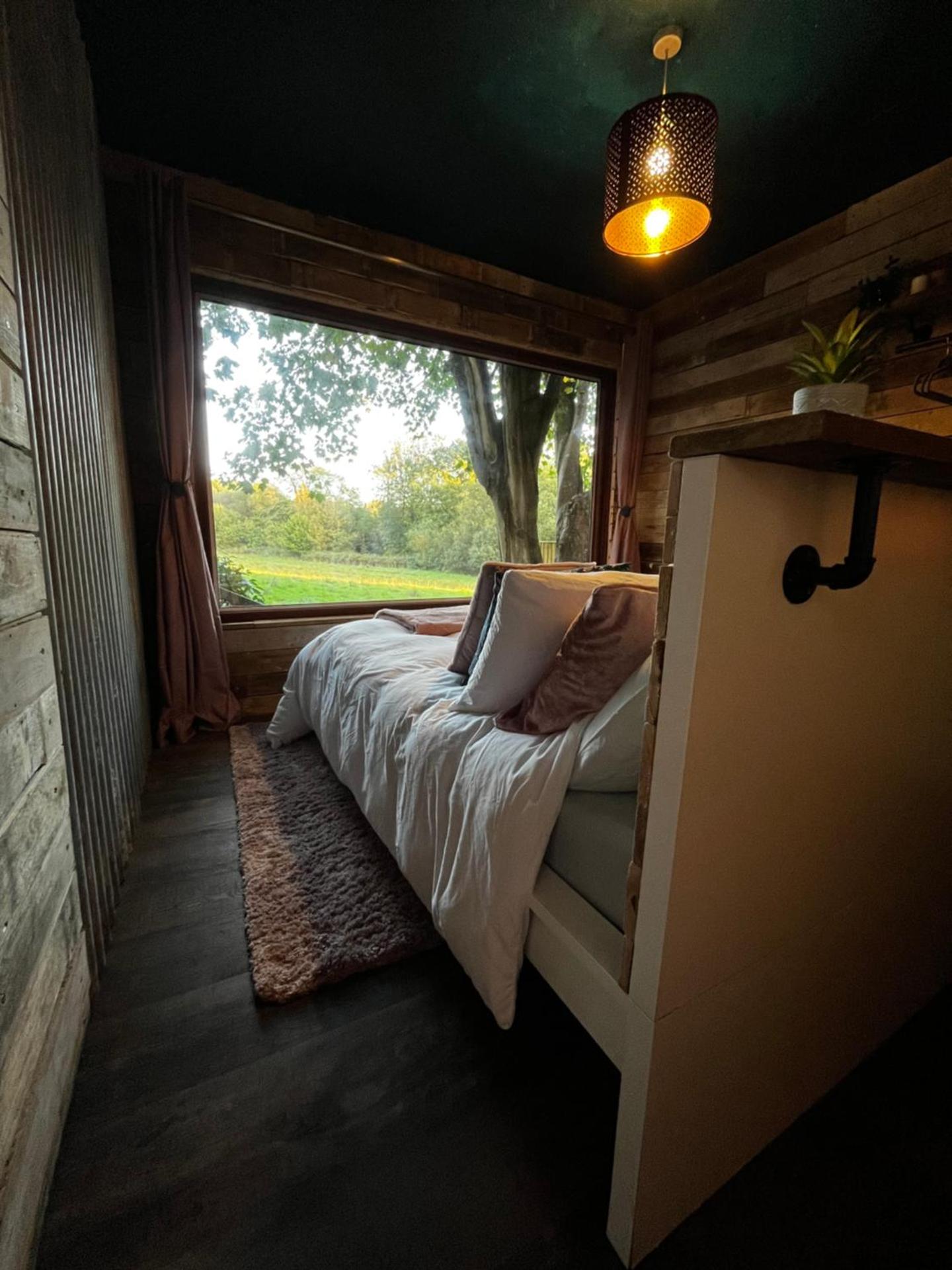 Lynbrook Cabin and Hot Tub, New Forest