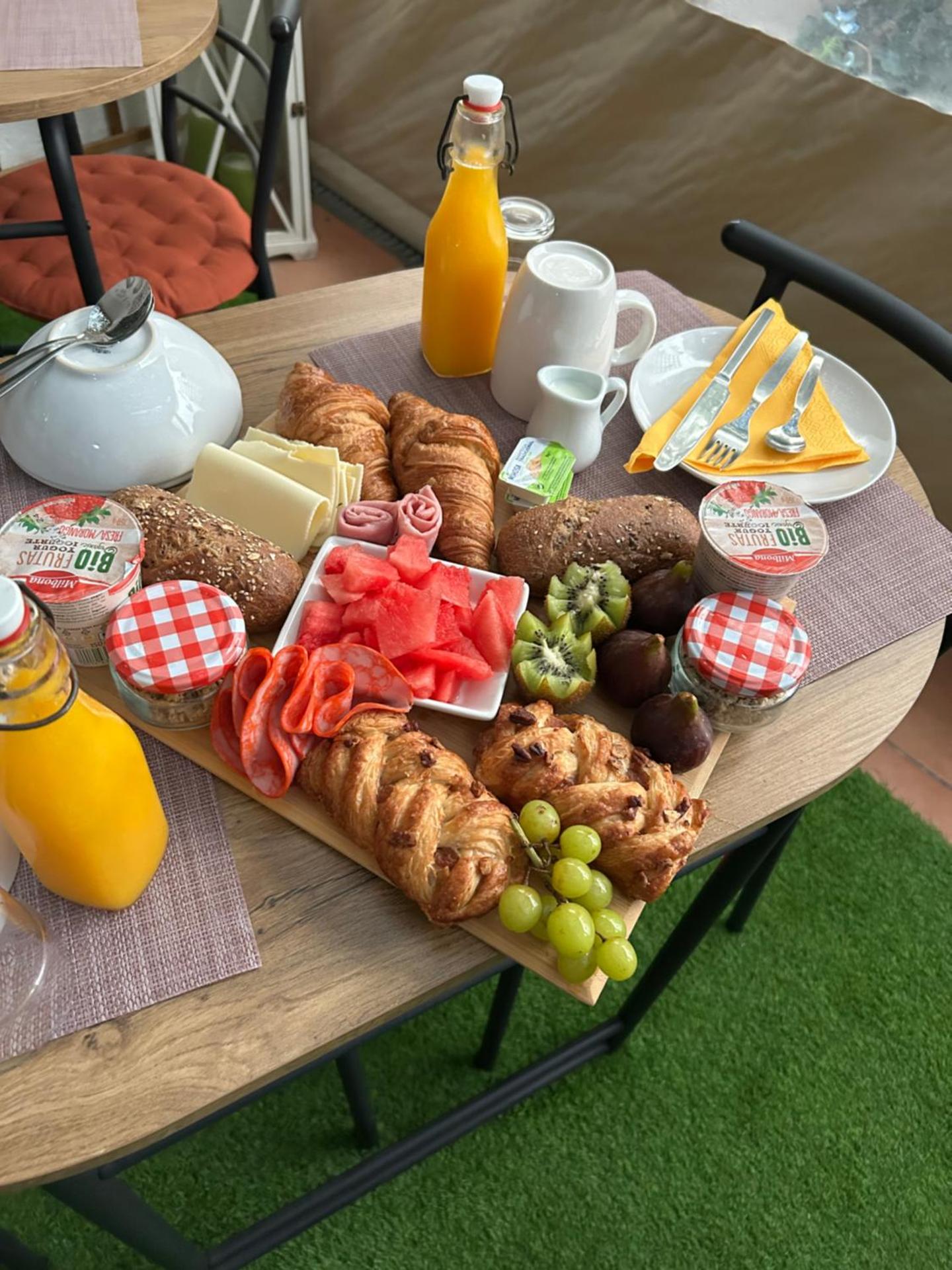 Continental breakfast