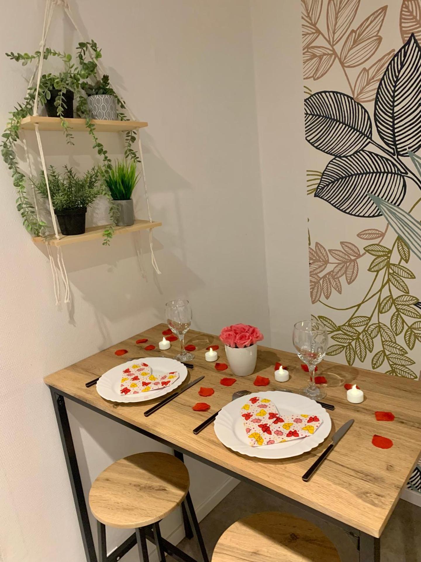 Chez SOPHIE, logement avec jacuzzi et salle cinéma