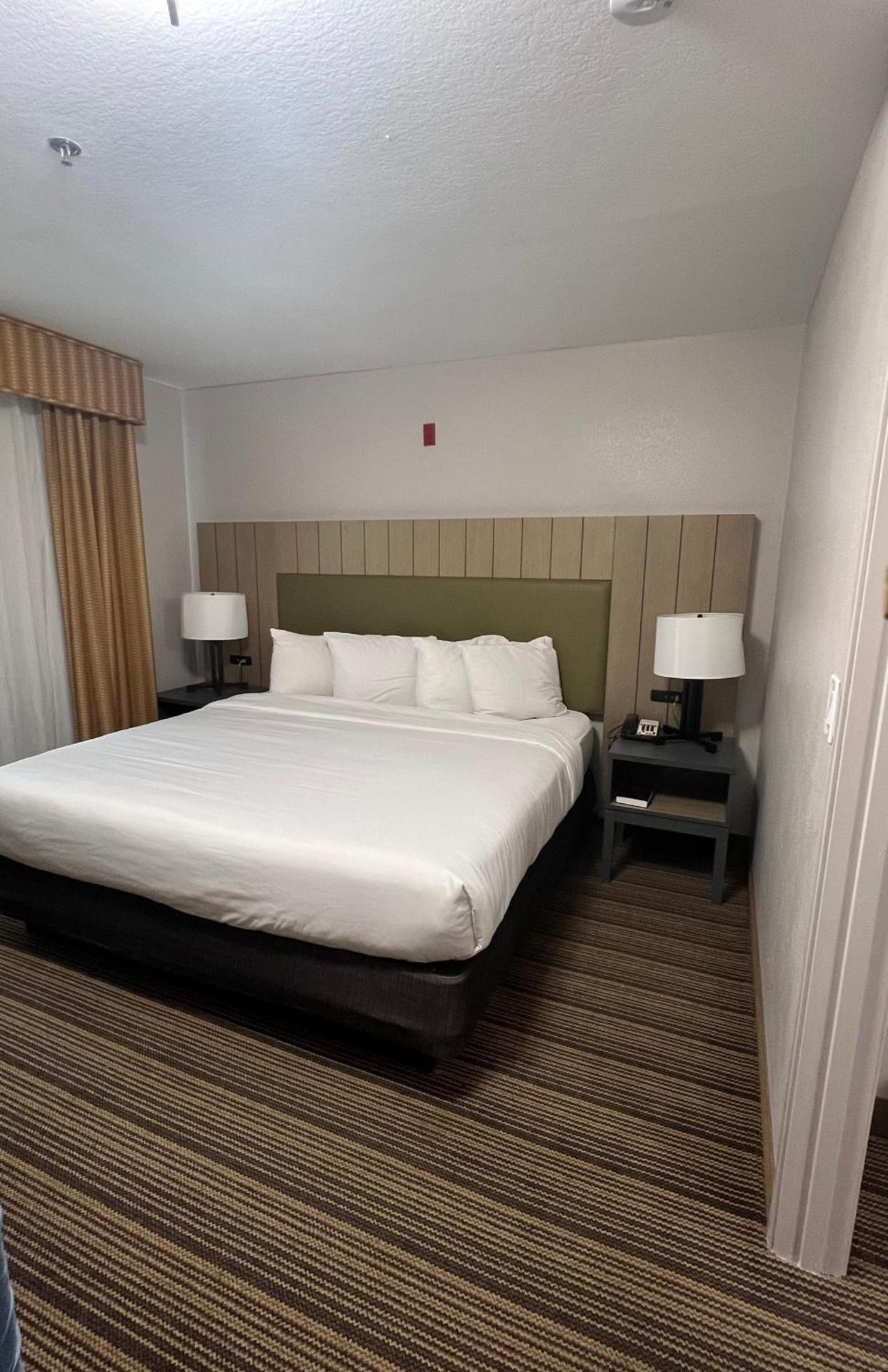Country Inn & Suites by Radisson, Fort Worth, TX