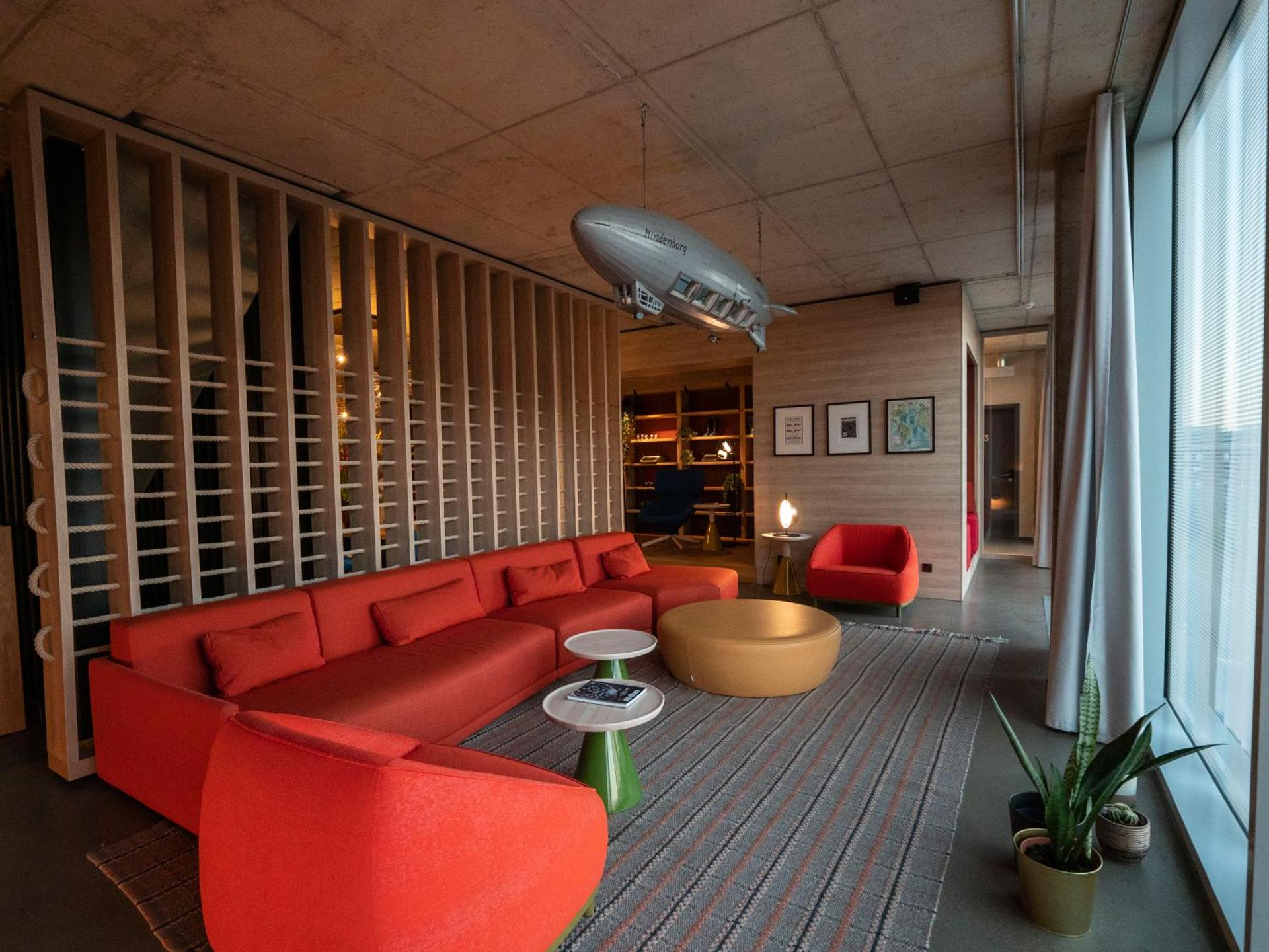 Communal lounge/ TV room