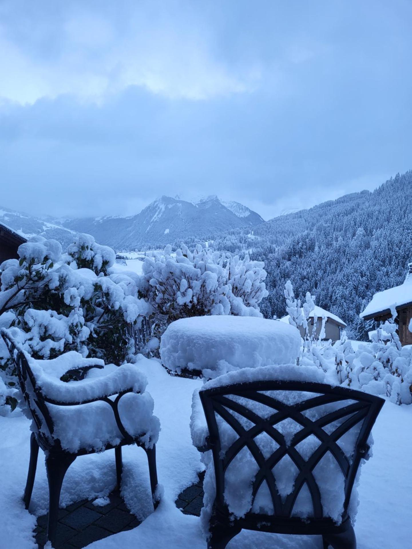 Couples Gem - Sensational views Nr Morzine
