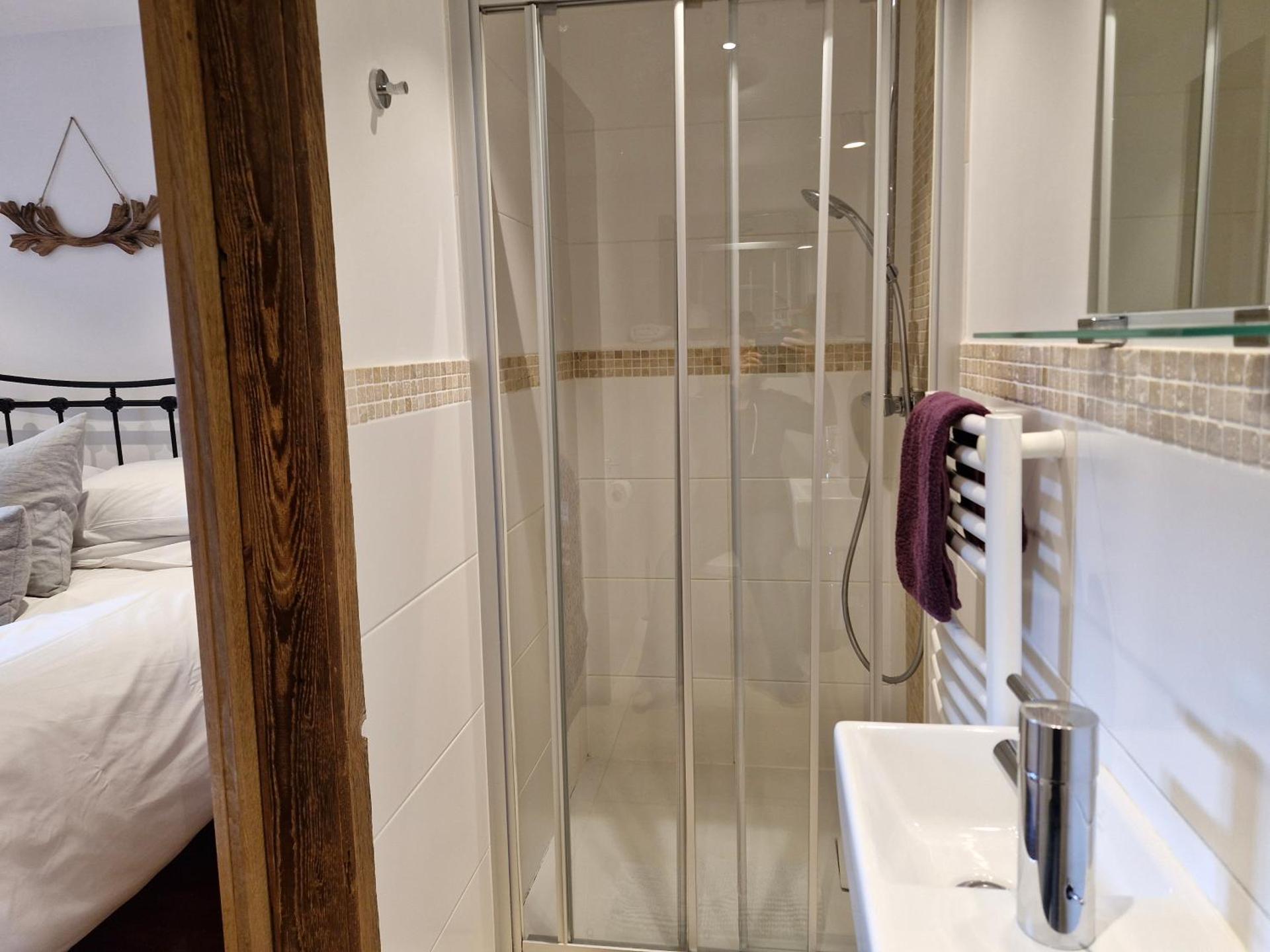 Couples Gem - Sensational views Nr Morzine