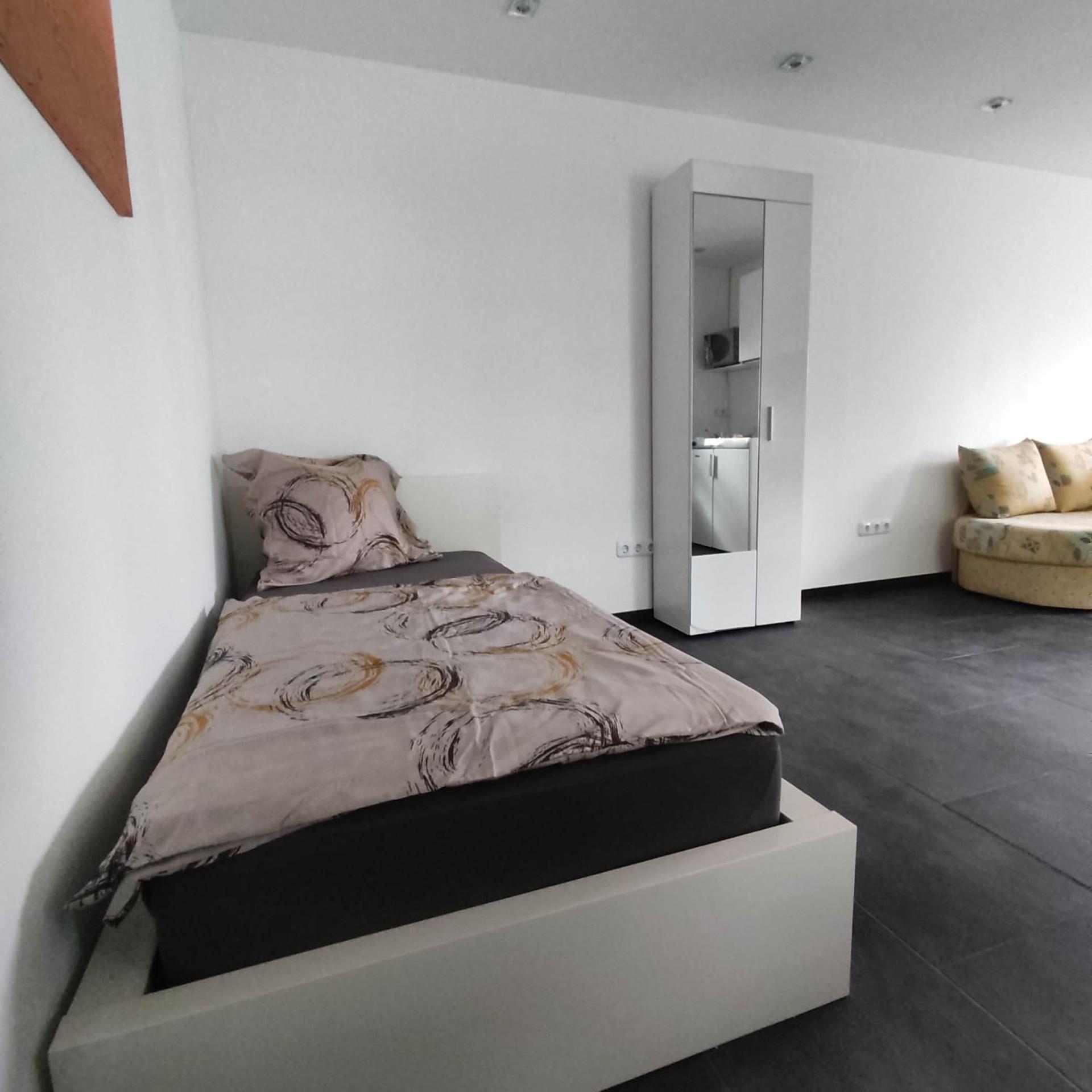 Modernes einzimmer Apartment