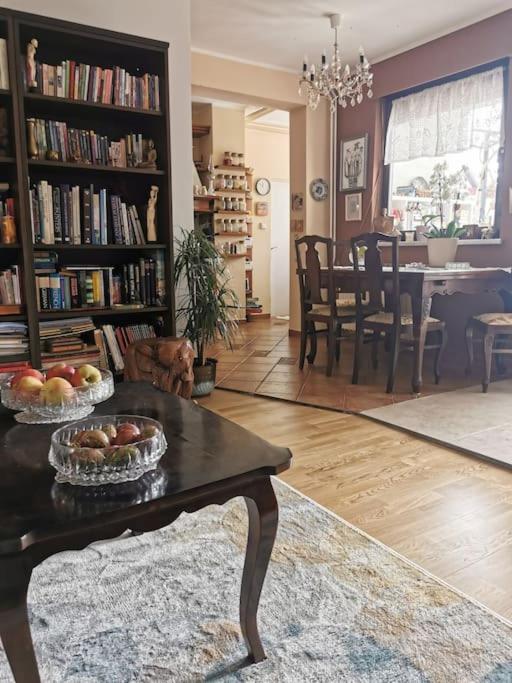 Ground floor homey apartment in a country home