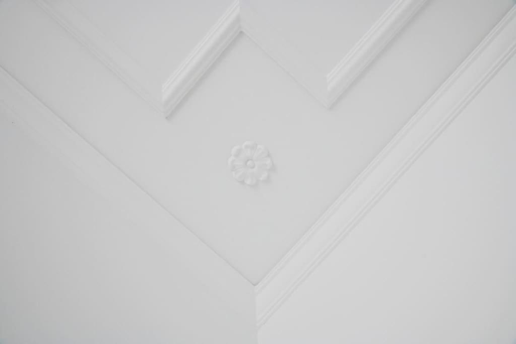 Bright Modern Apartment in Lisbon City Center with AC