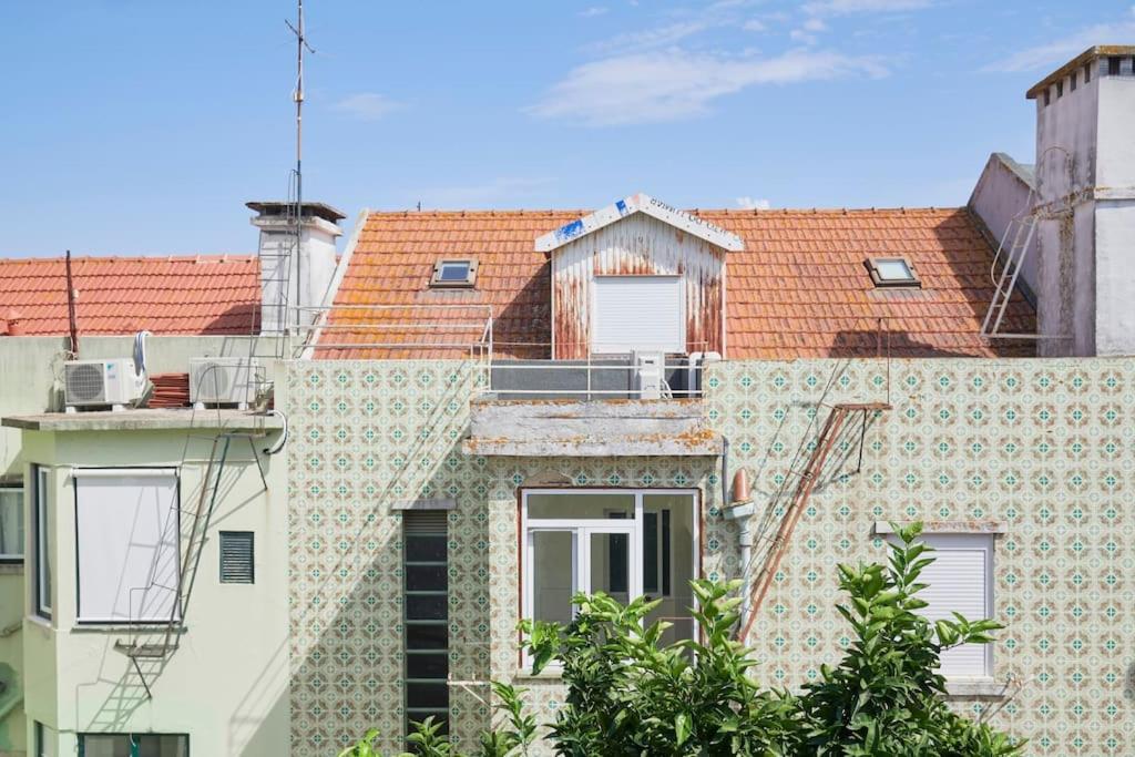 Bright Modern Apartment in Lisbon City Center with AC