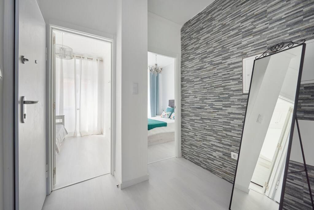 Bright Modern Apartment in Lisbon City Center with AC