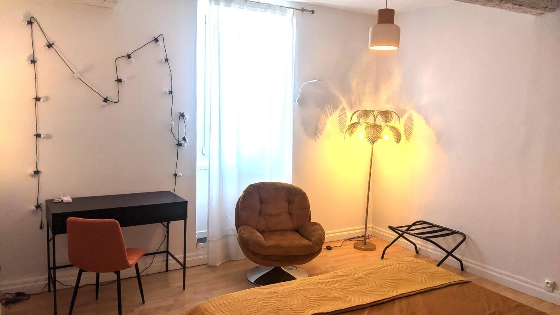 Chambre Voltaire ou Chambre Beckett, terrasse en bord de Sorgue