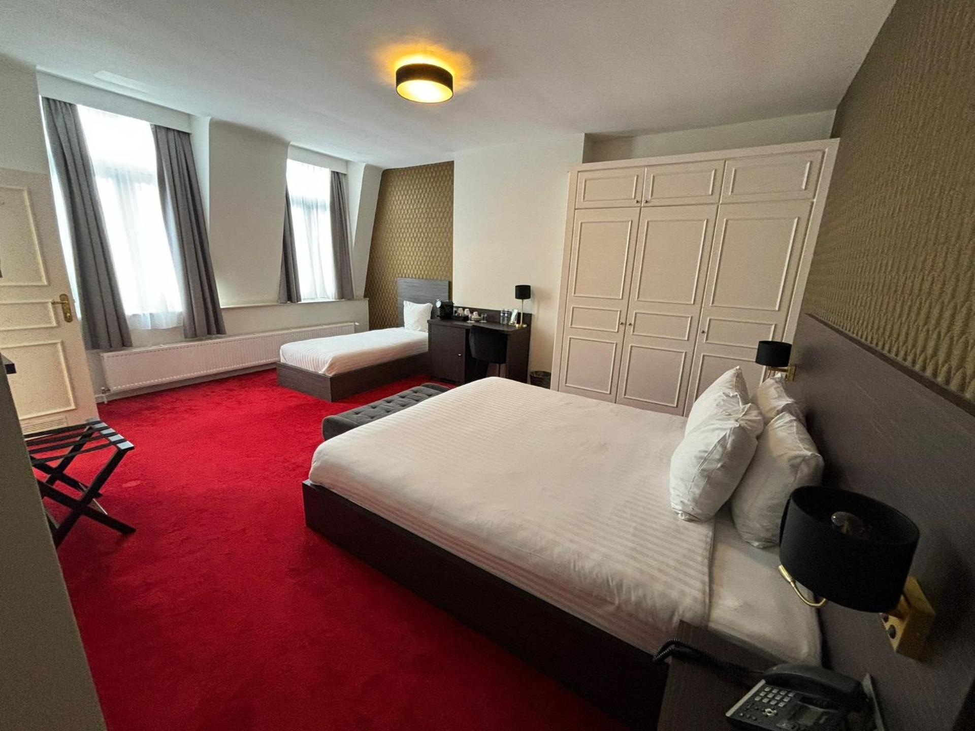 Triple Room with City View