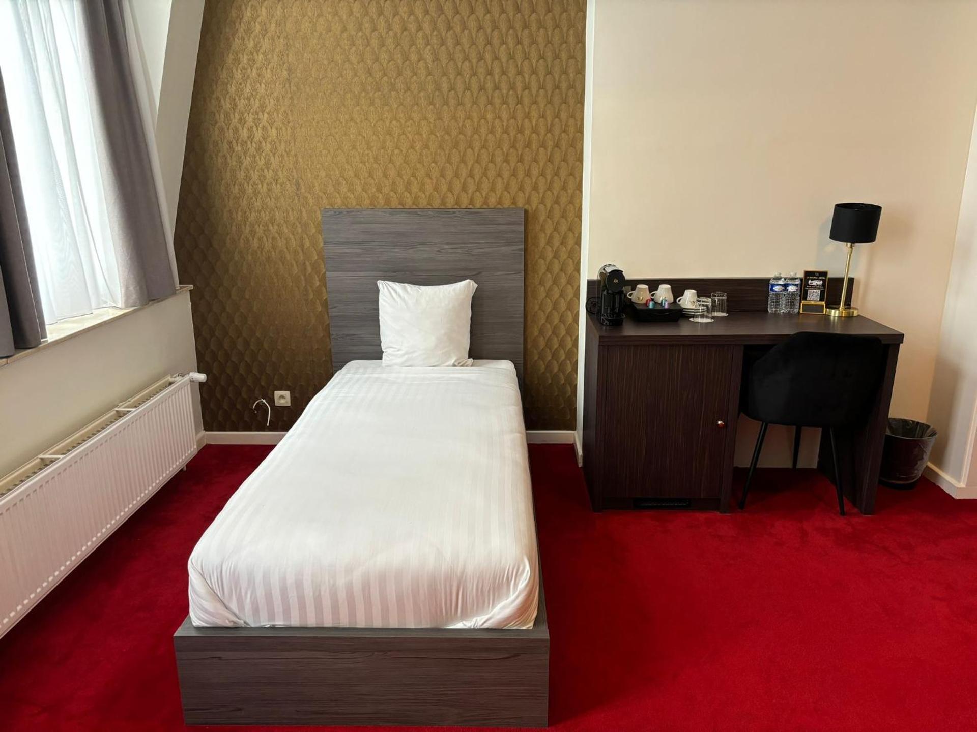 Triple Room with City View