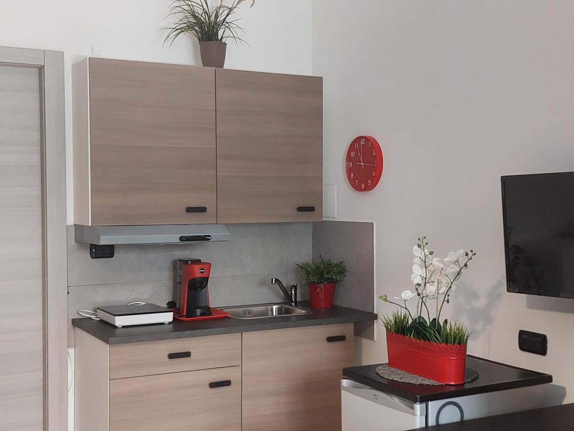 Kitchen or kitchenette