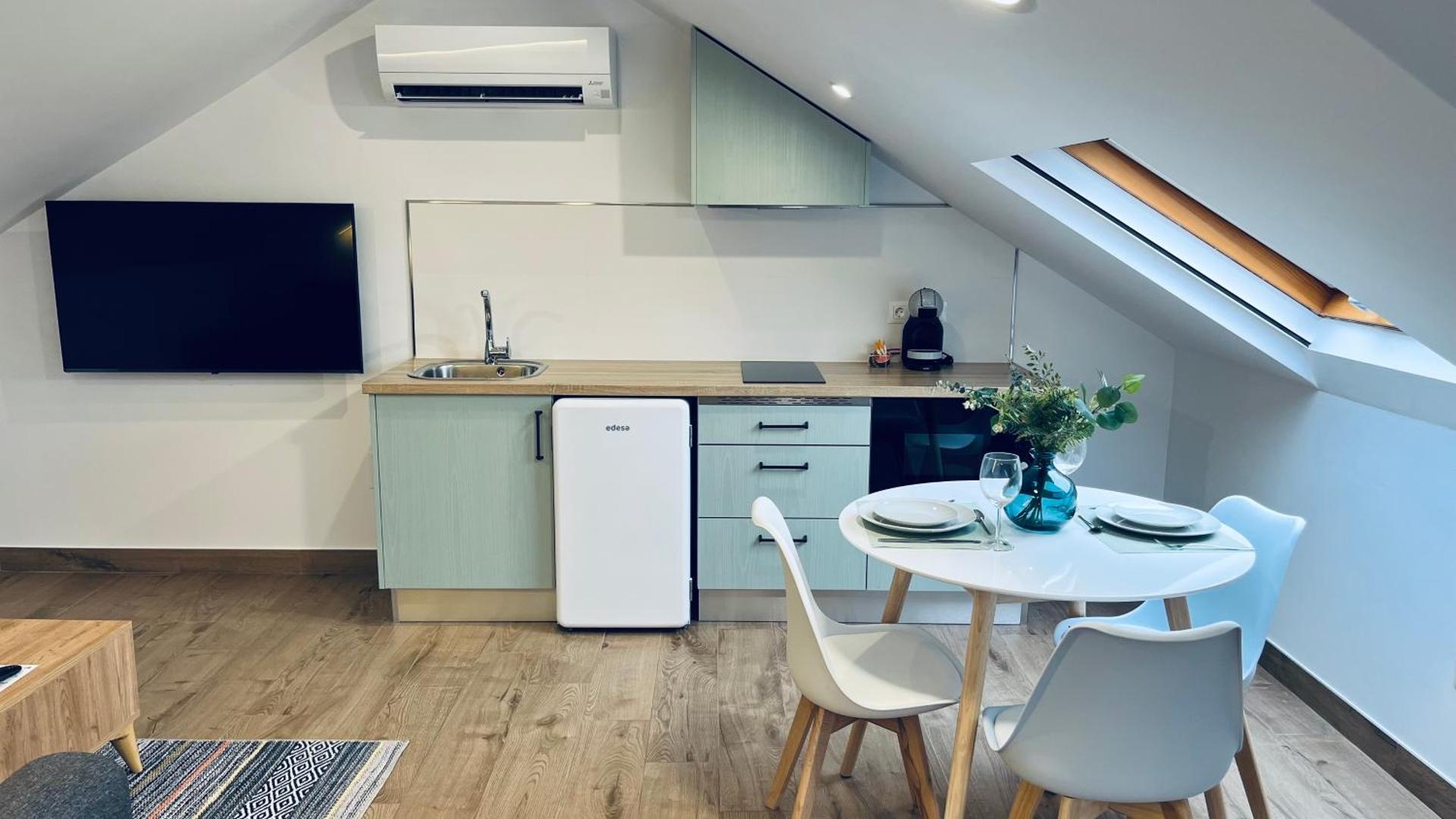 Kitchen or kitchenette