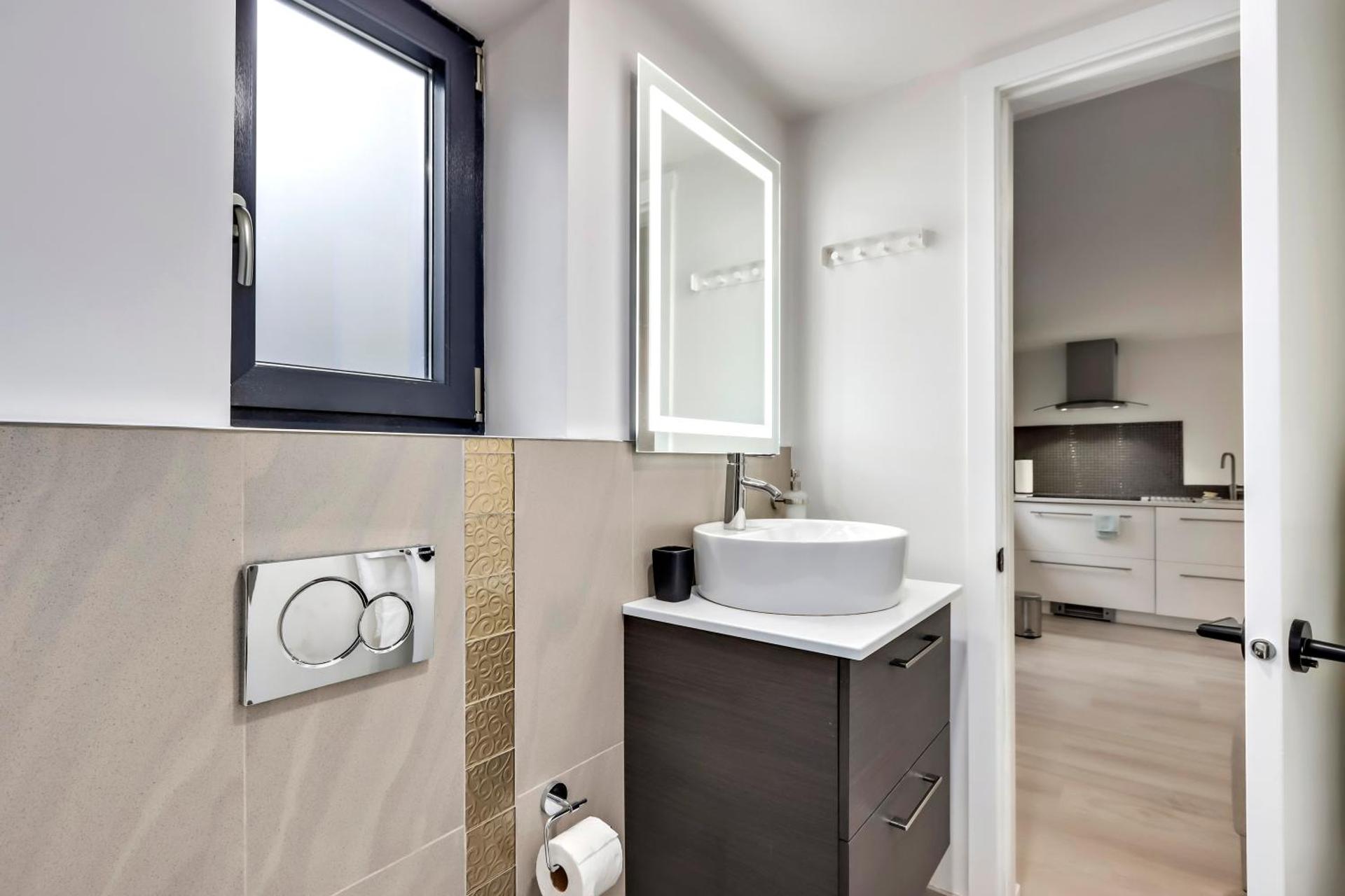 Classic King Size Guest Suite