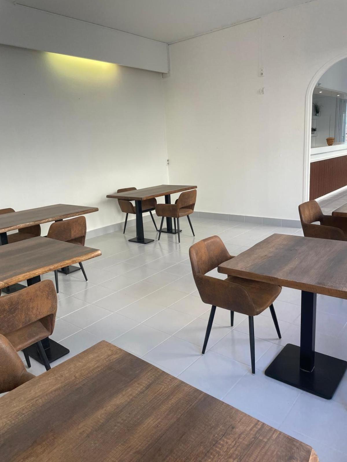 Hotel Clermont Airport