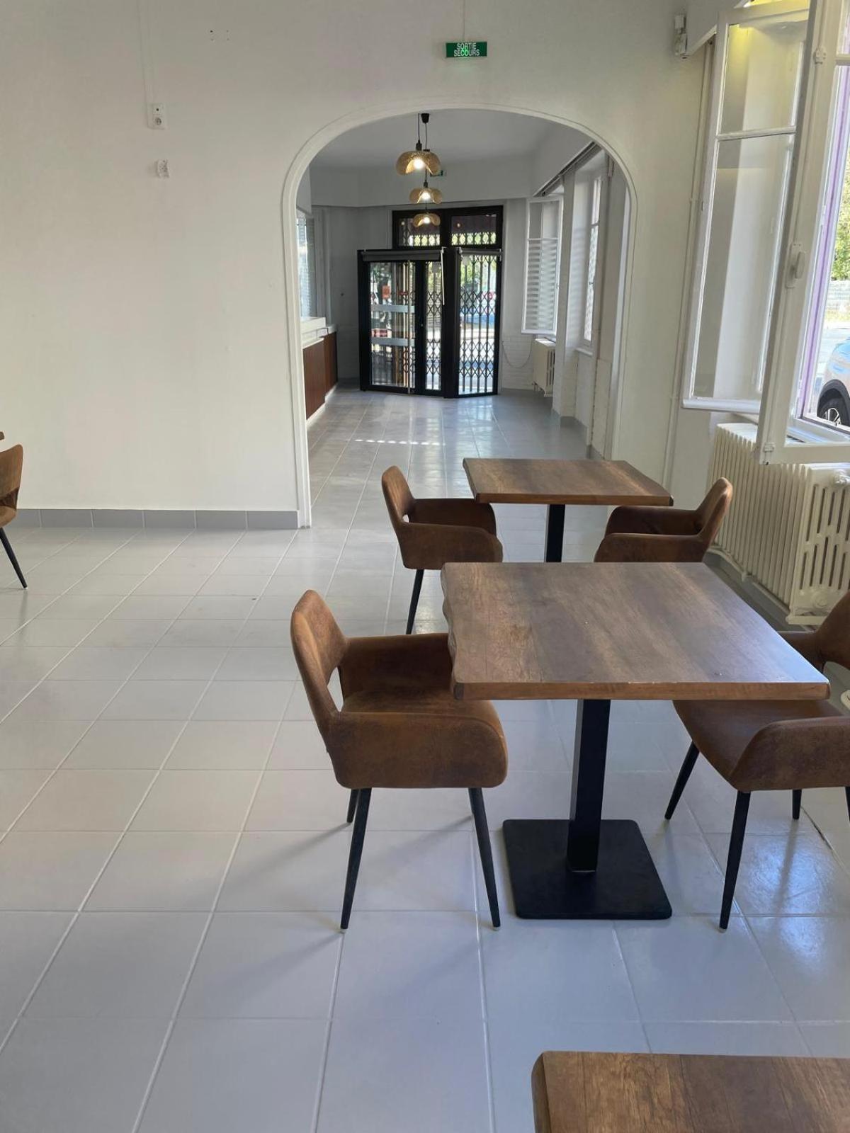 Hotel Clermont Airport