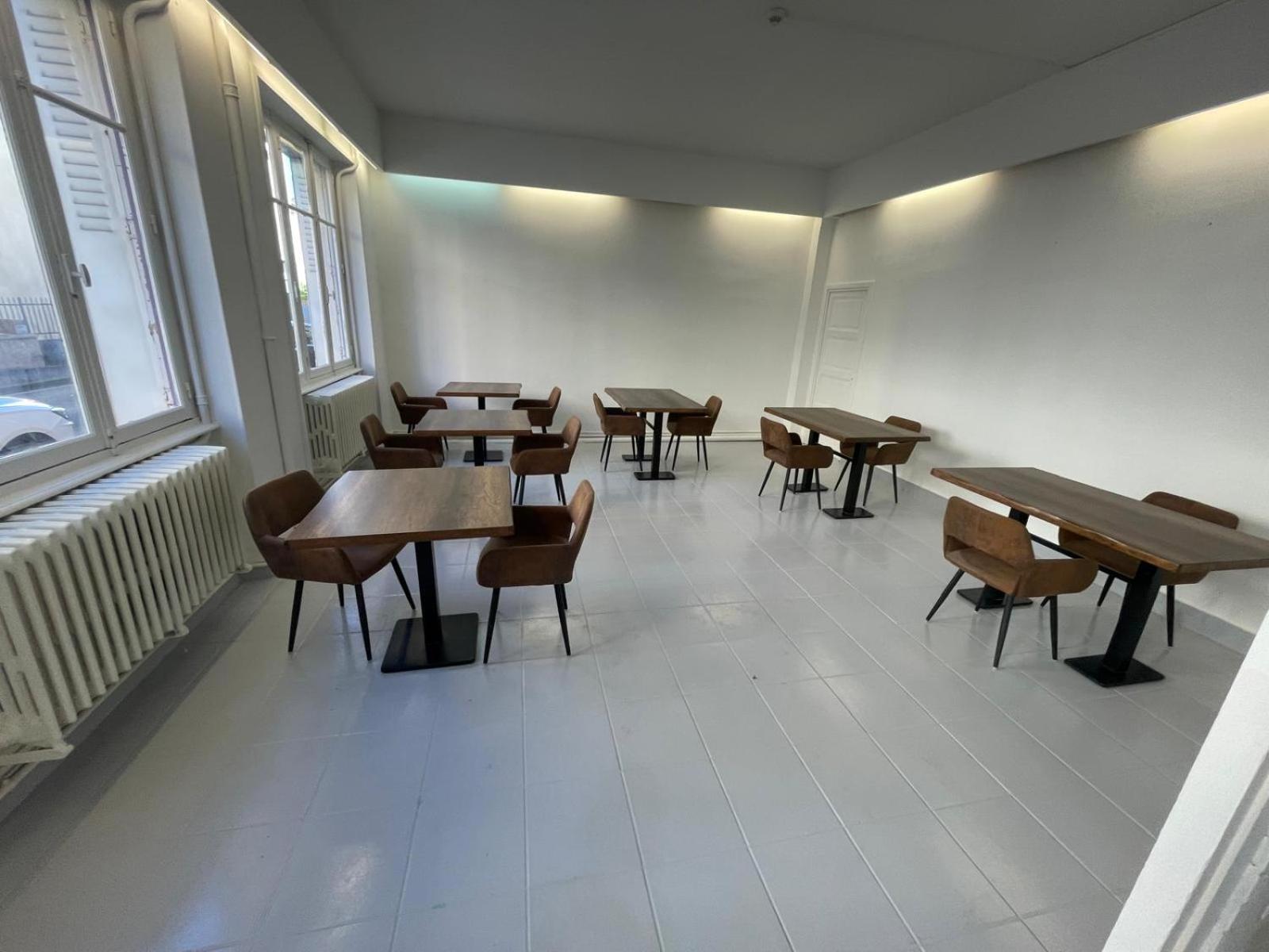 Hotel Clermont Airport