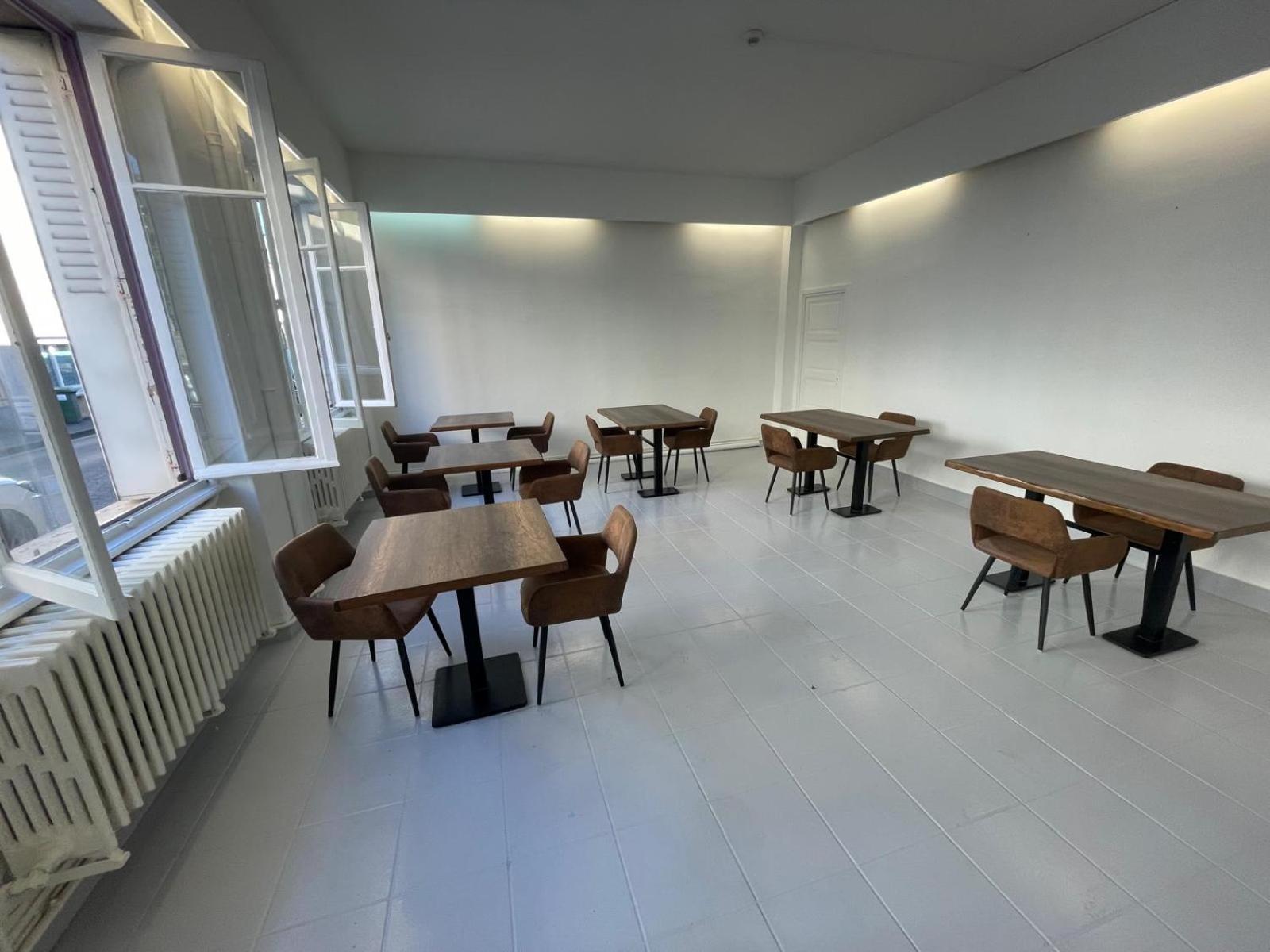 Hotel Clermont Airport