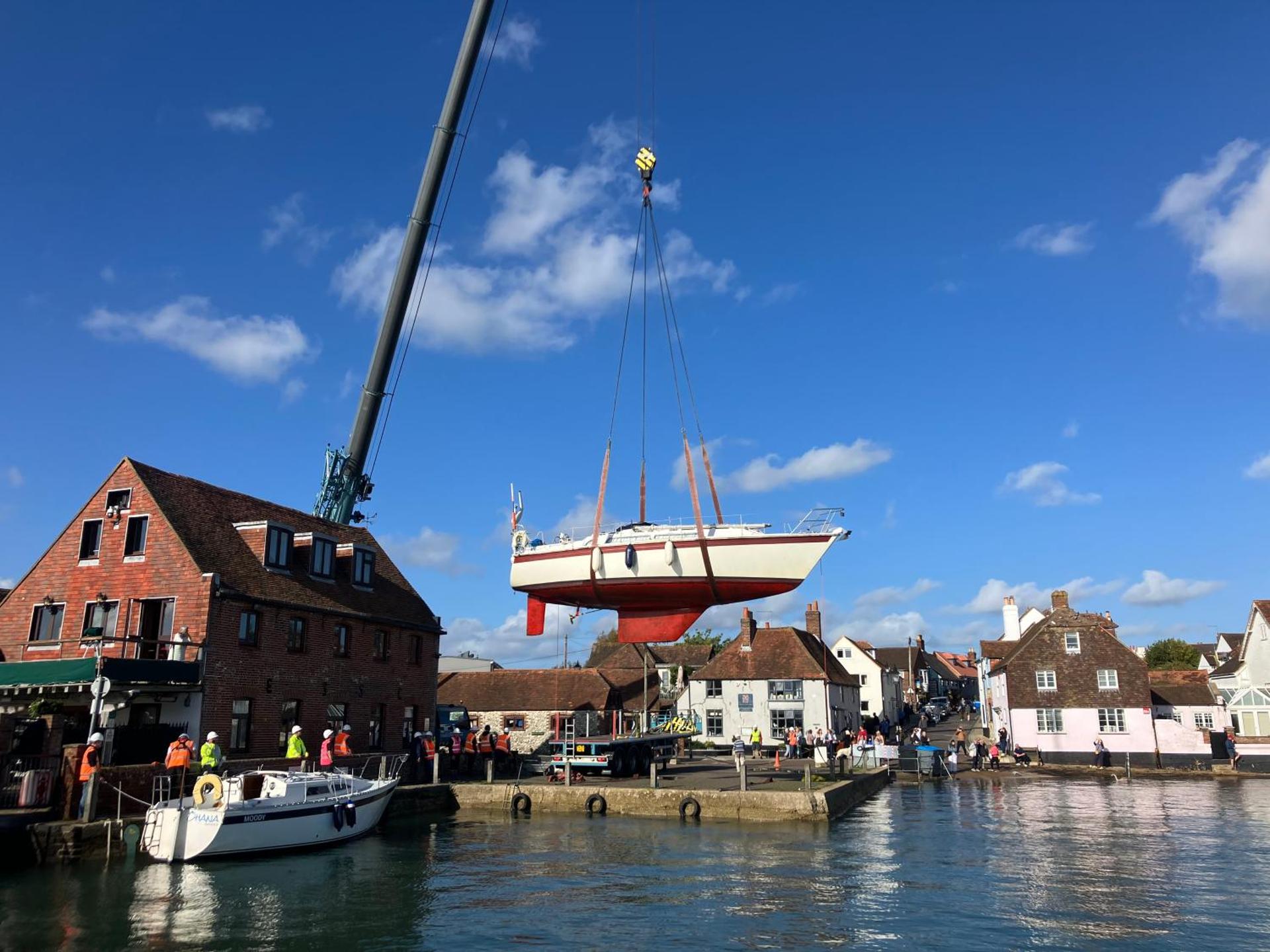 Sunny room in Old Emsworth Village in private house