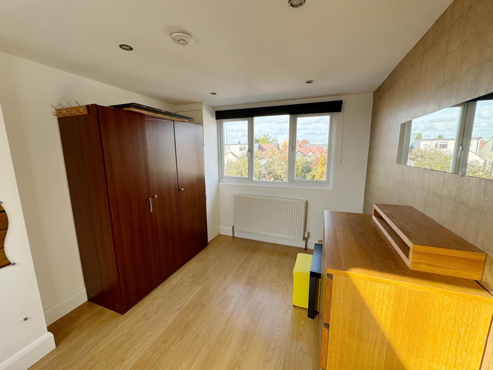 Budget Double Room in Acton, Near Central London & Heathrow