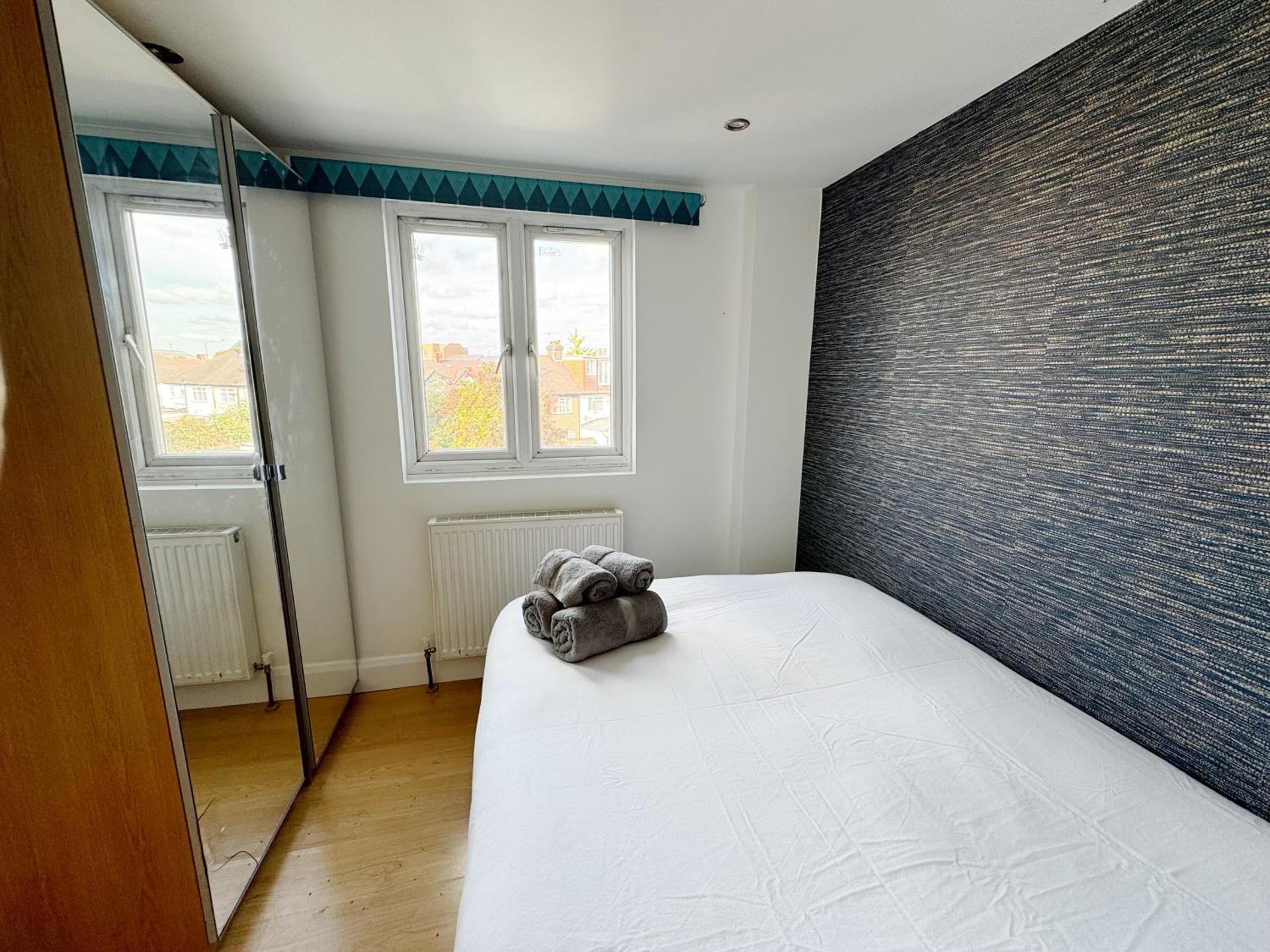 Budget Double Room in Acton, Near Central London & Heathrow