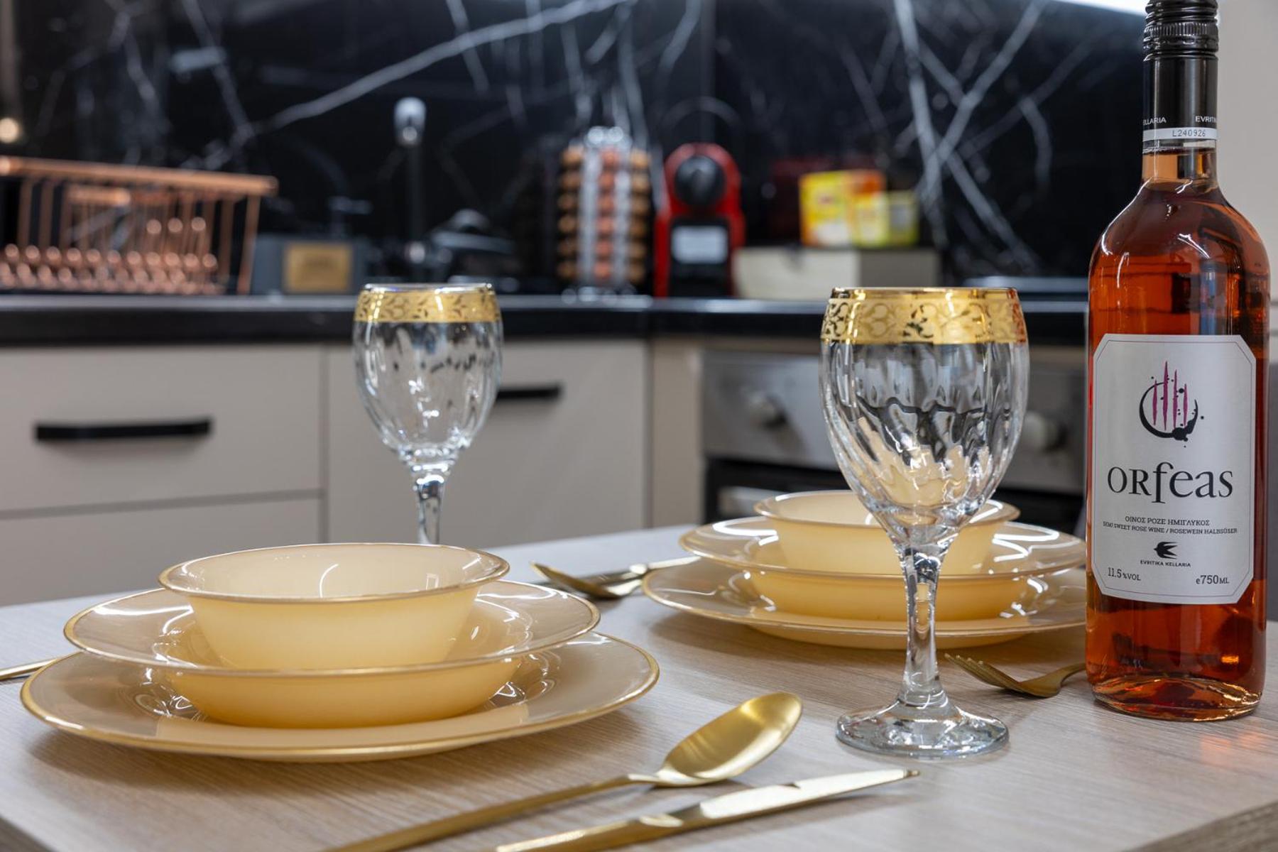 COZY DOWNTOWN APARTMENT