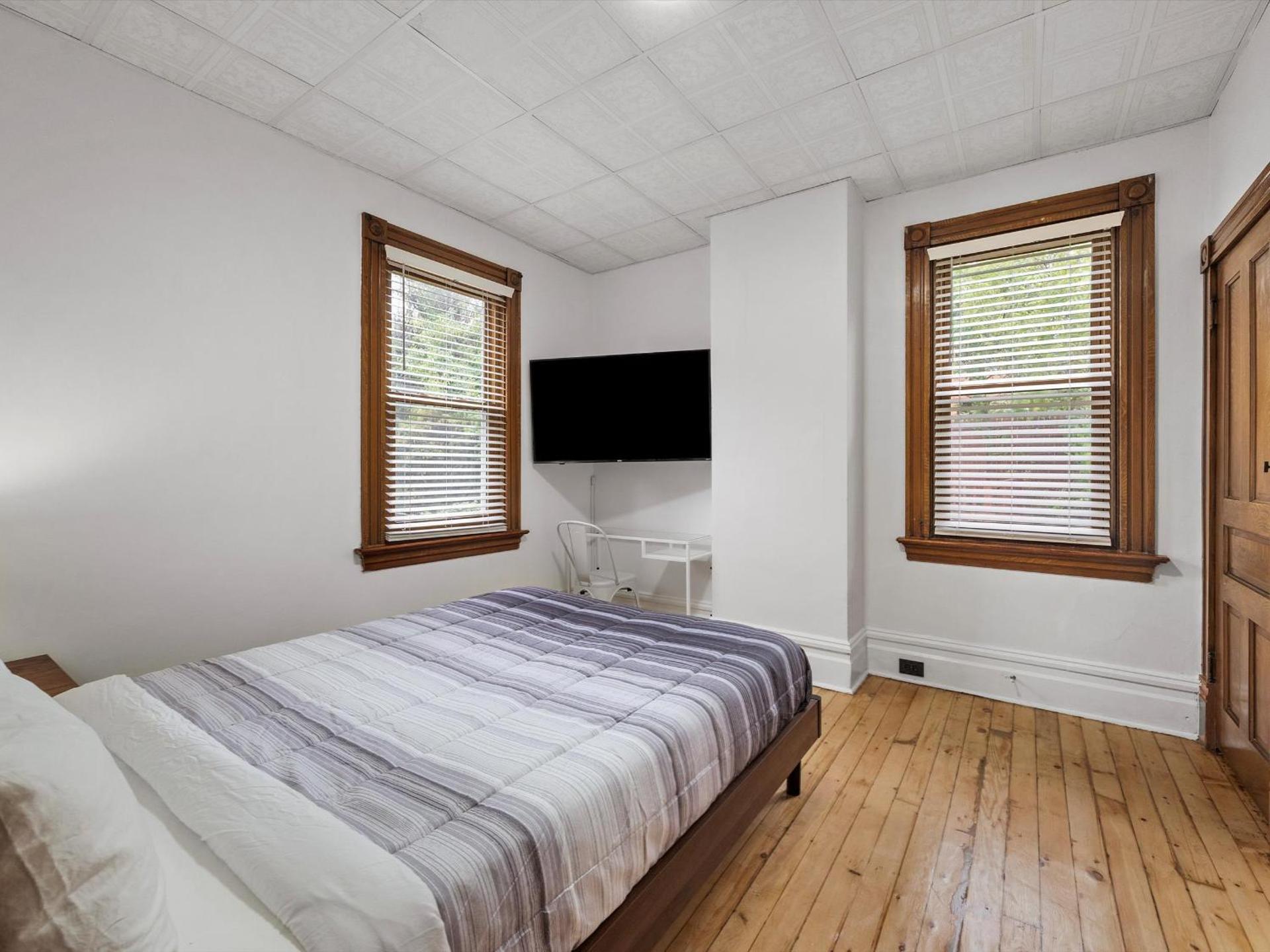 Oakland, Pittsburgh !E Cozy and Stylish Private Bedroom with Shared Bathroom