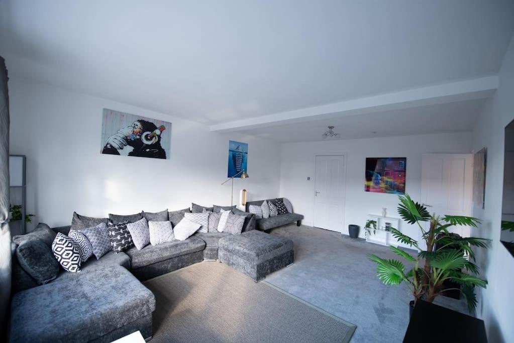 2 Bed Retreat with Roof Terrace