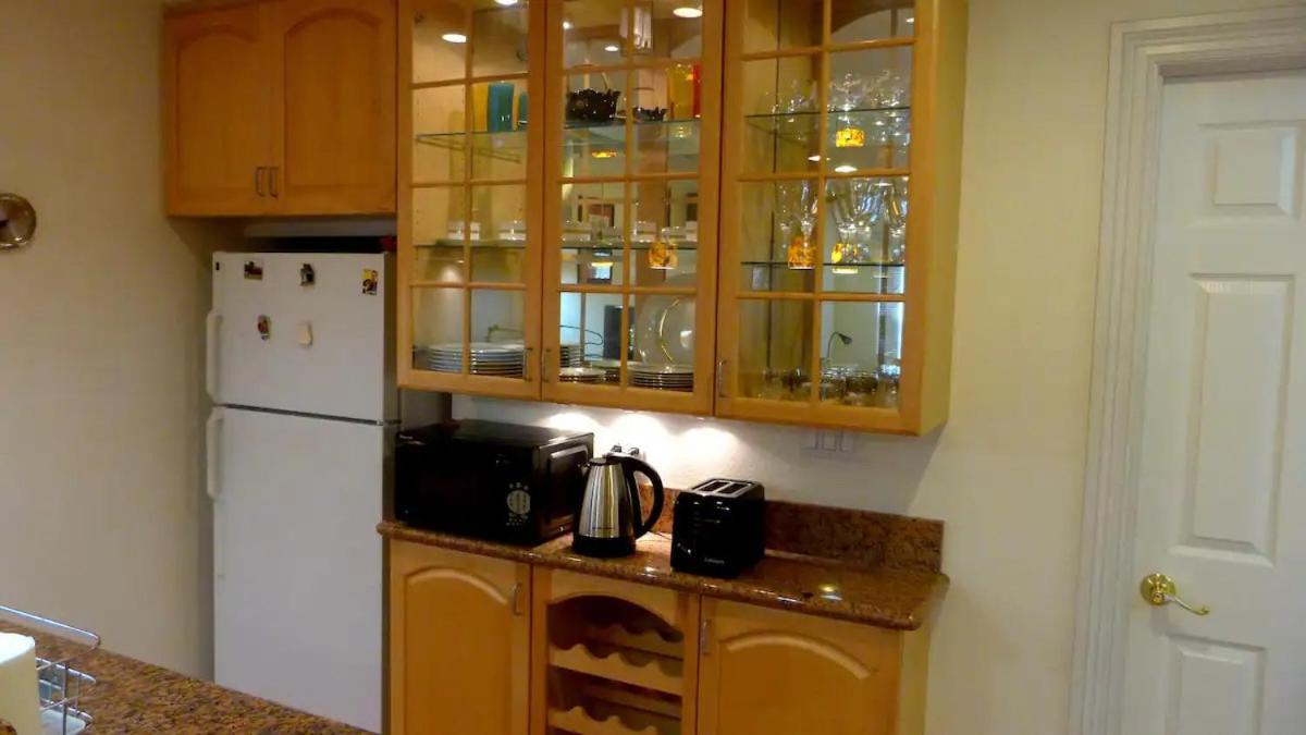 Private nicely decorated studio