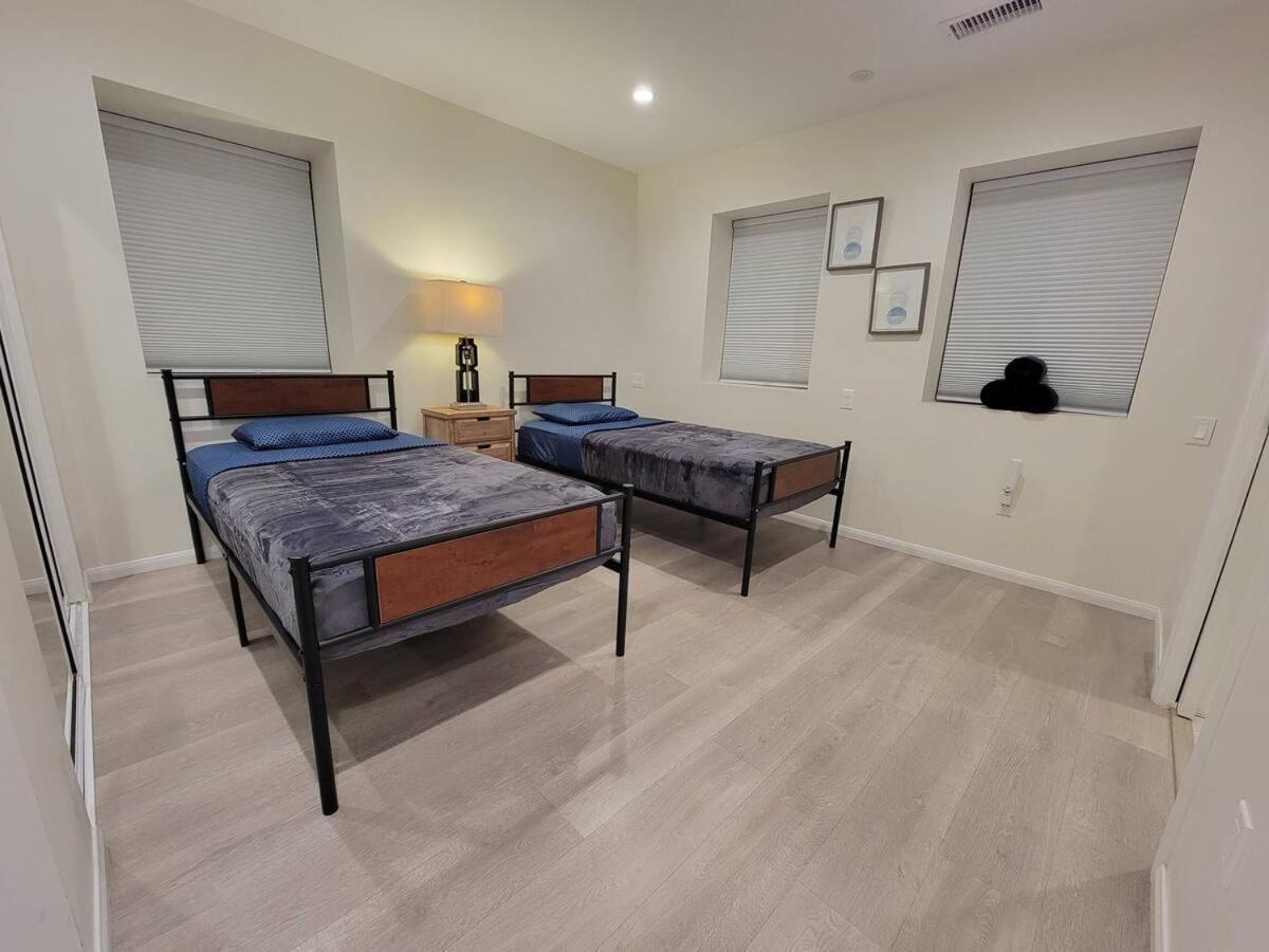 Prime LA 2 bedroom & 3 bath home Beverly Hills adj