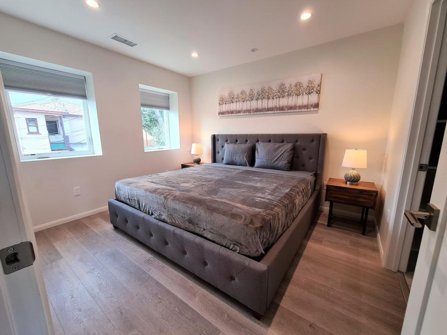 Prime LA 2 bedroom & 3 bath home Beverly Hills adj