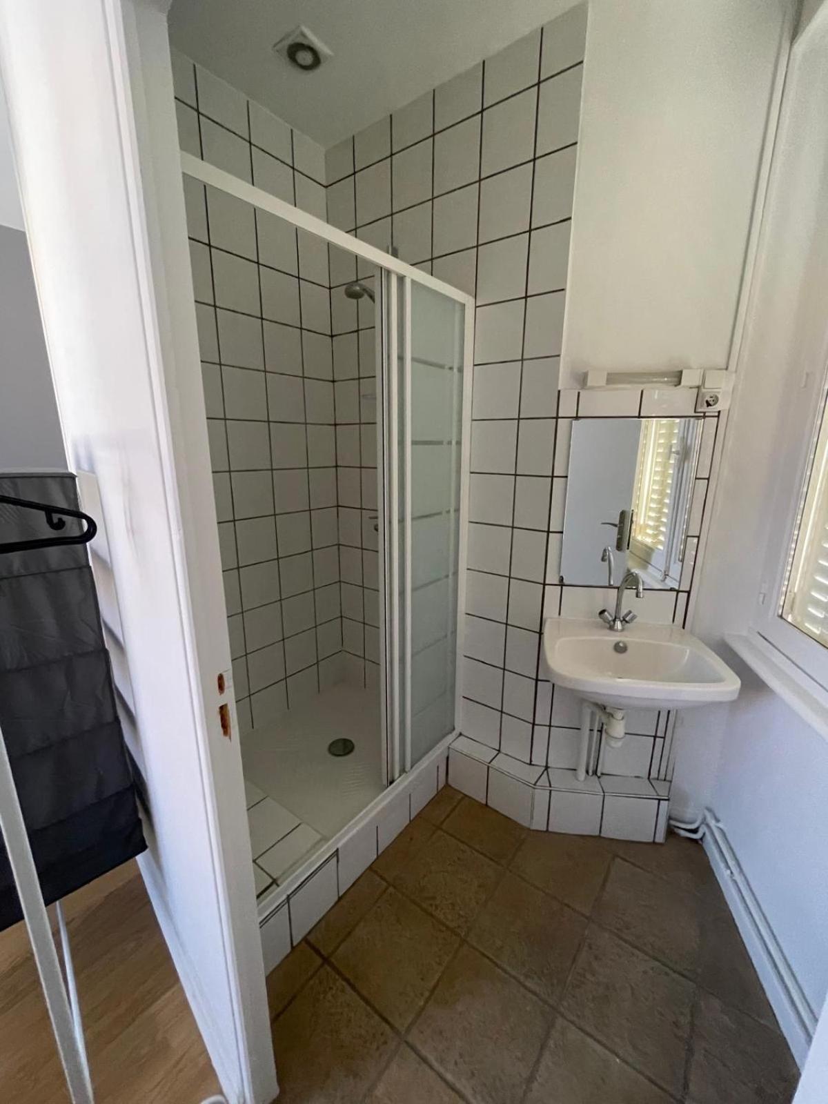 Hotel Clermont Airport