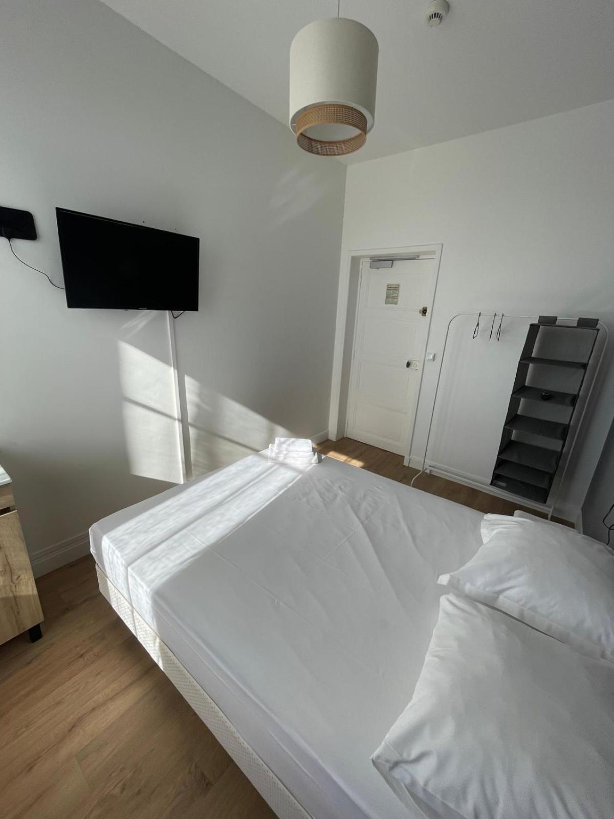 Hotel Clermont Airport