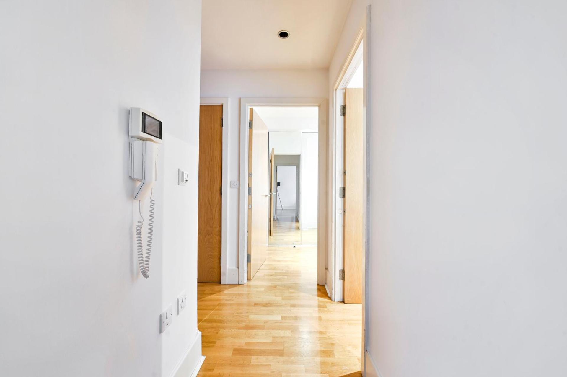 The Thamesview - Stylish 2 Bed Flat with Balcony