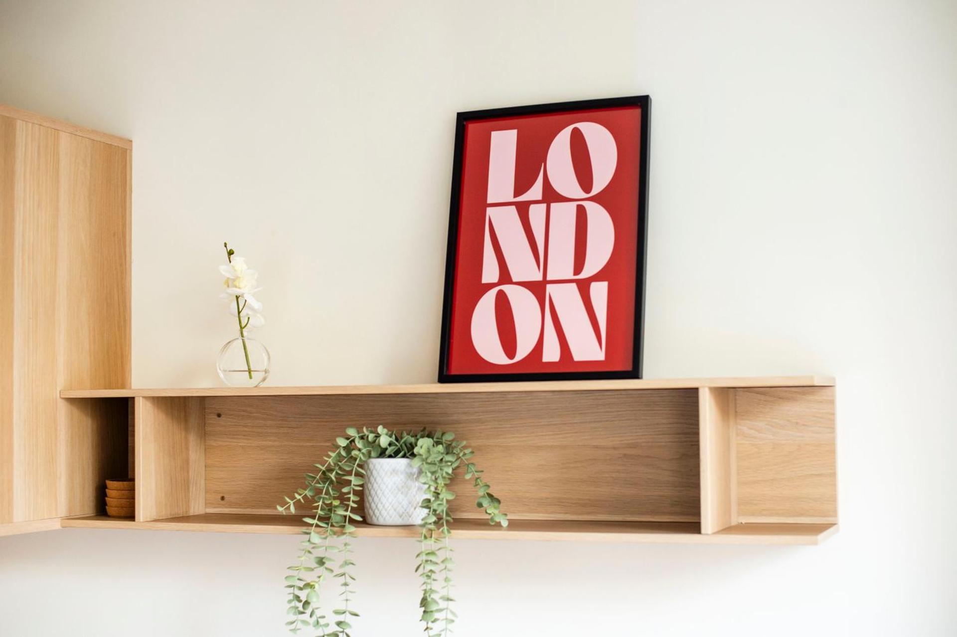 The Thamesview - Stylish 2 Bed Flat with Balcony