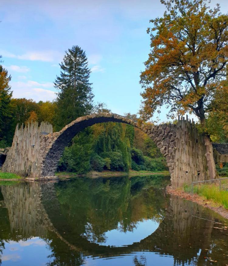 Alter Gutshof Kromlau Direkt am Schloss und Rhododendronpark, Terasse und Parkplatz