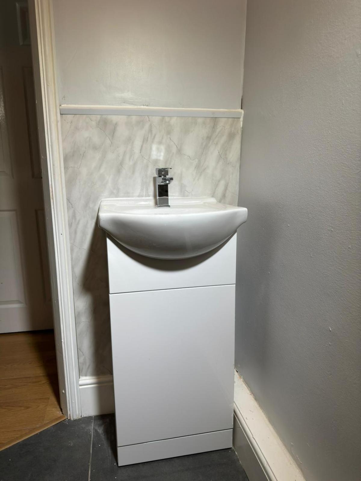 En-suite Room Near City Center 4