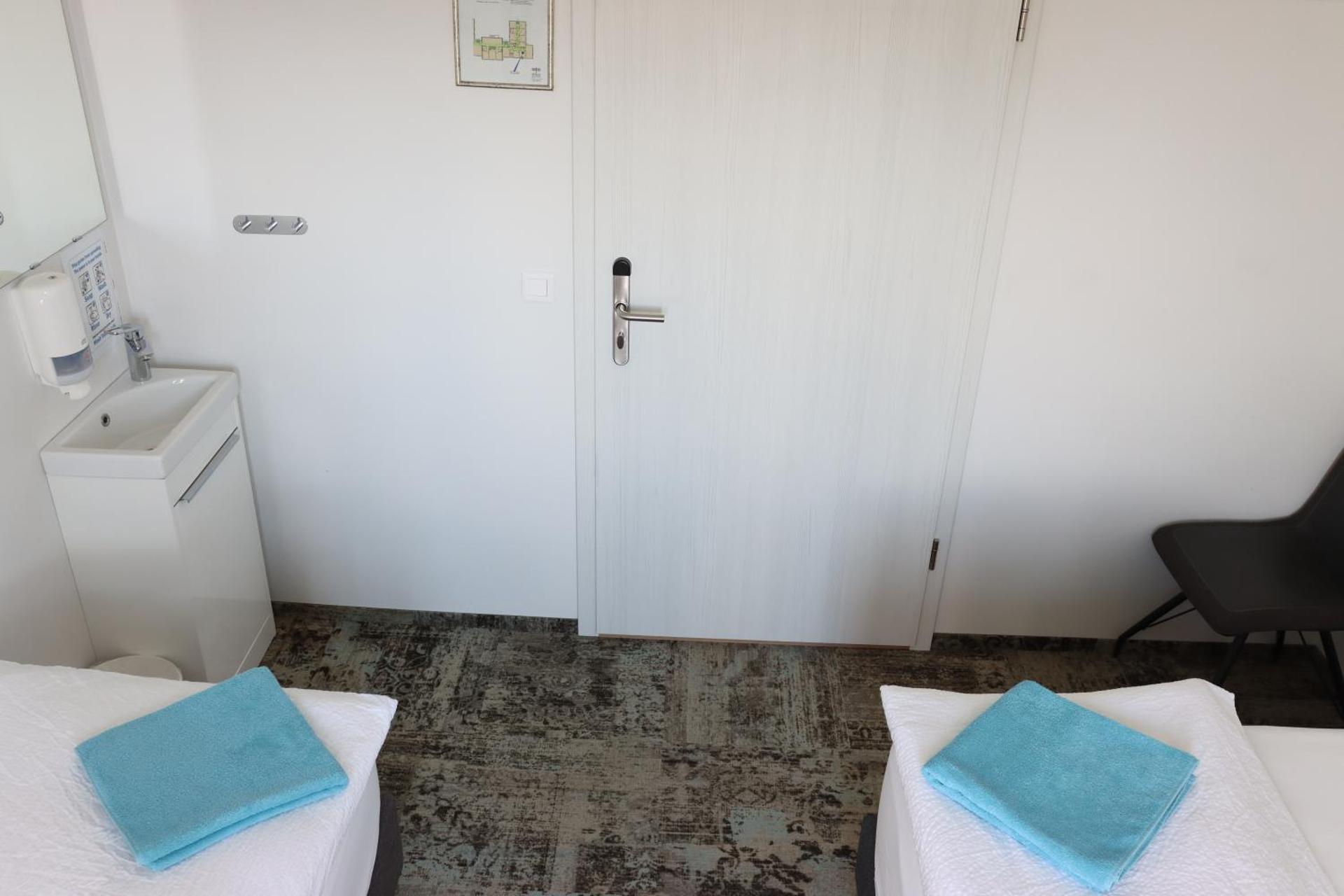 Economy Triple Room with Shared Bathroom