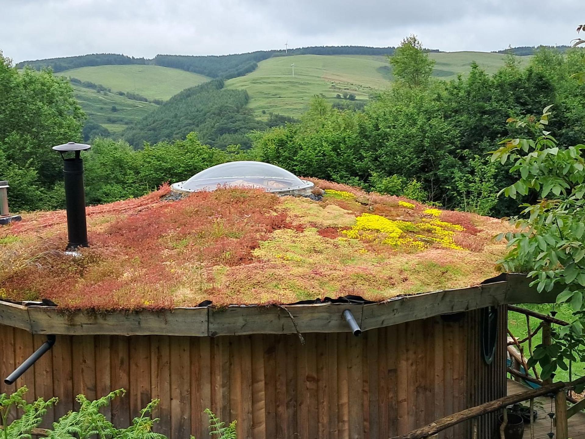 Magical Offgrid Roundhouse in Eryri