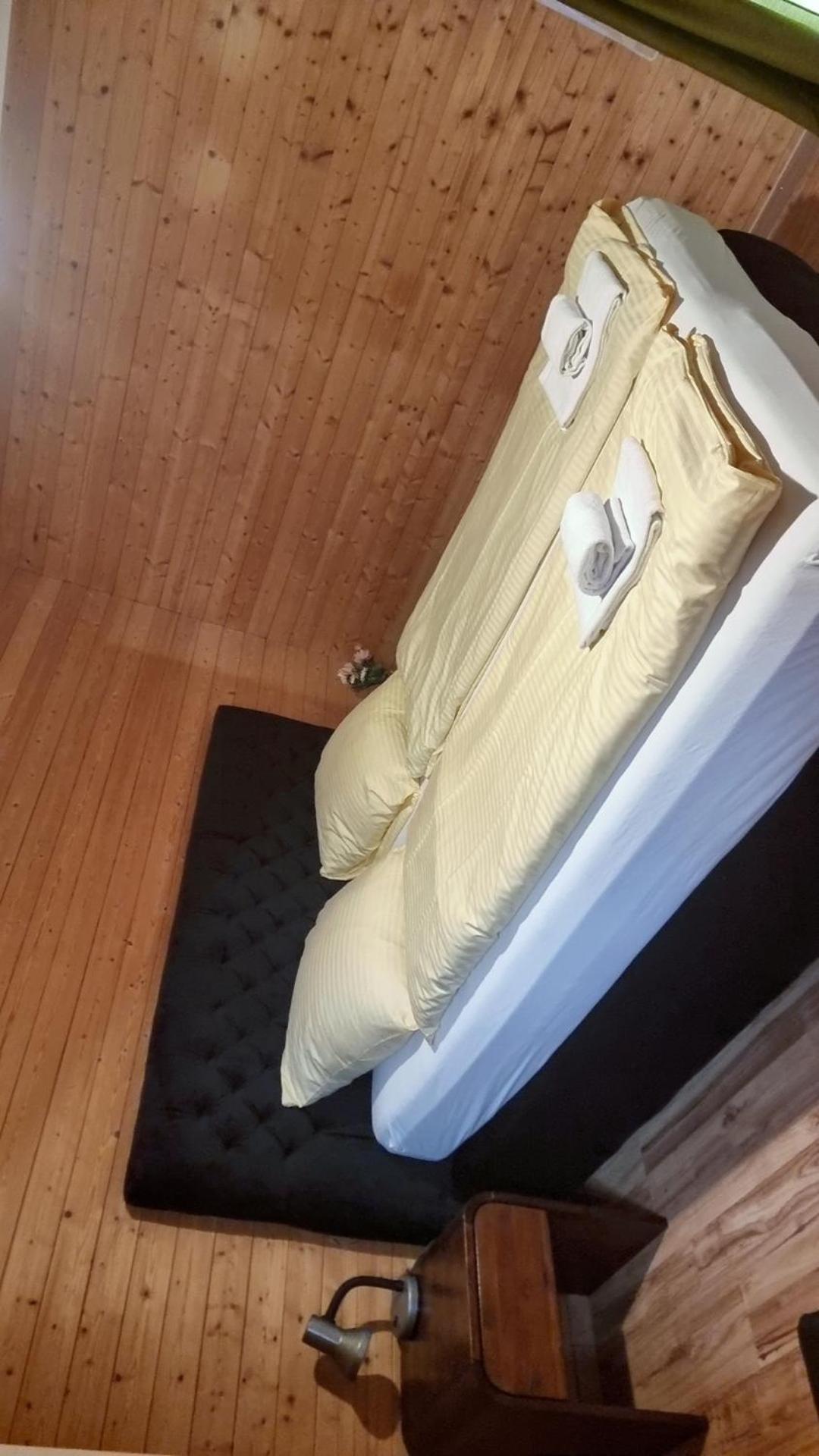 Bellerive - Partial lake view