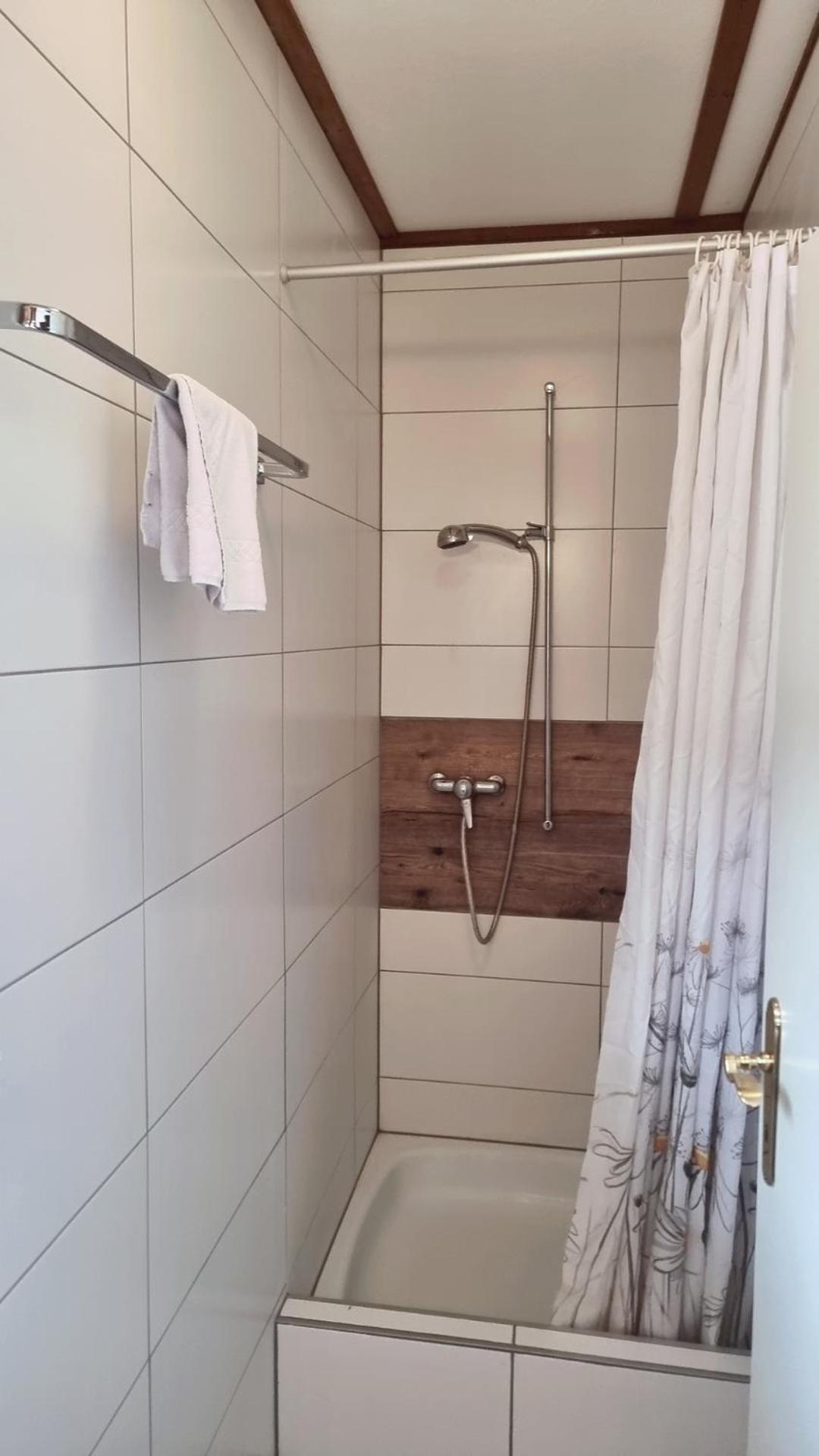 Bellerive - Partial lake view