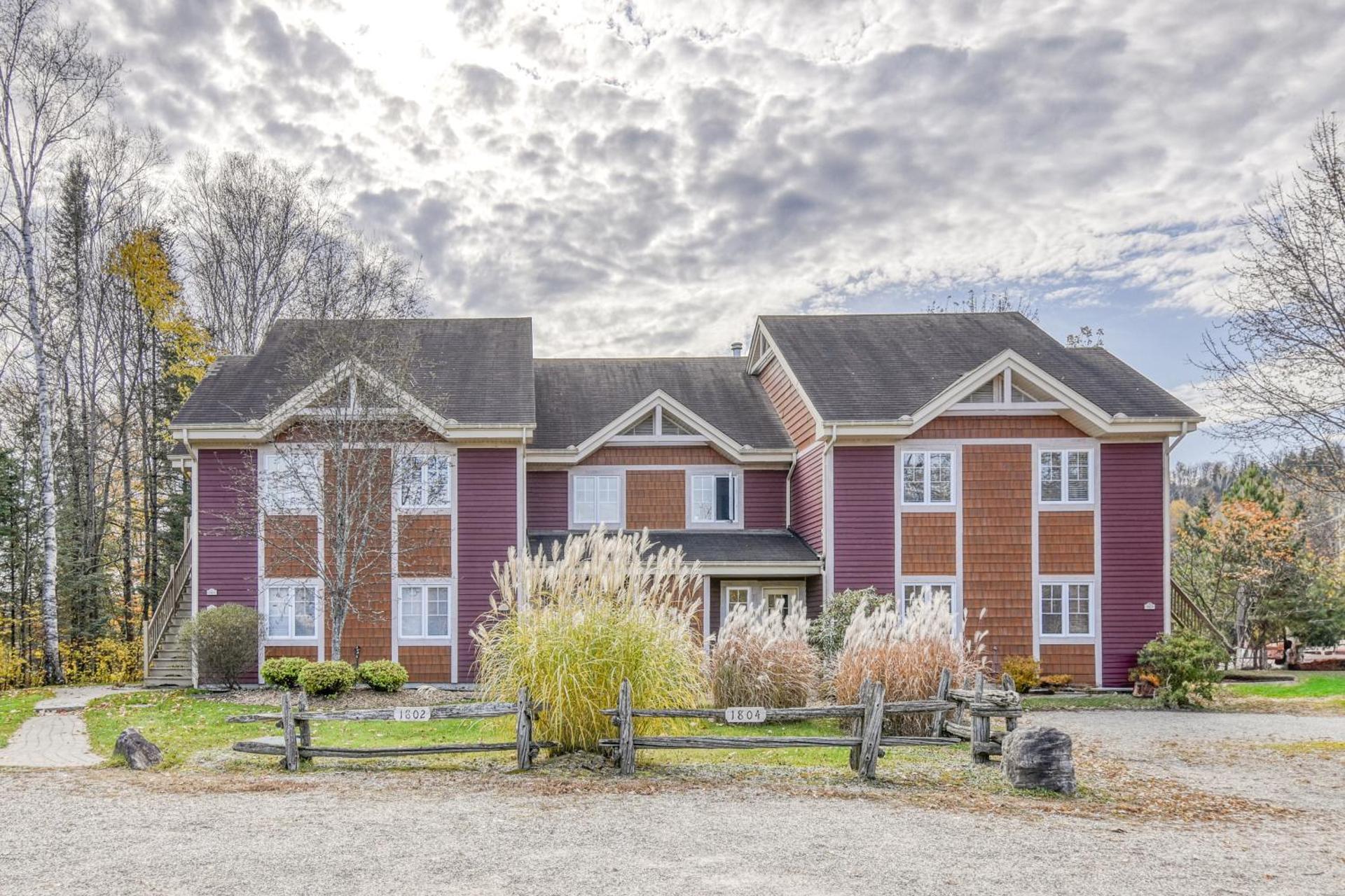 Cozy Chalet on the 9th Hole La Bête Pool Golf