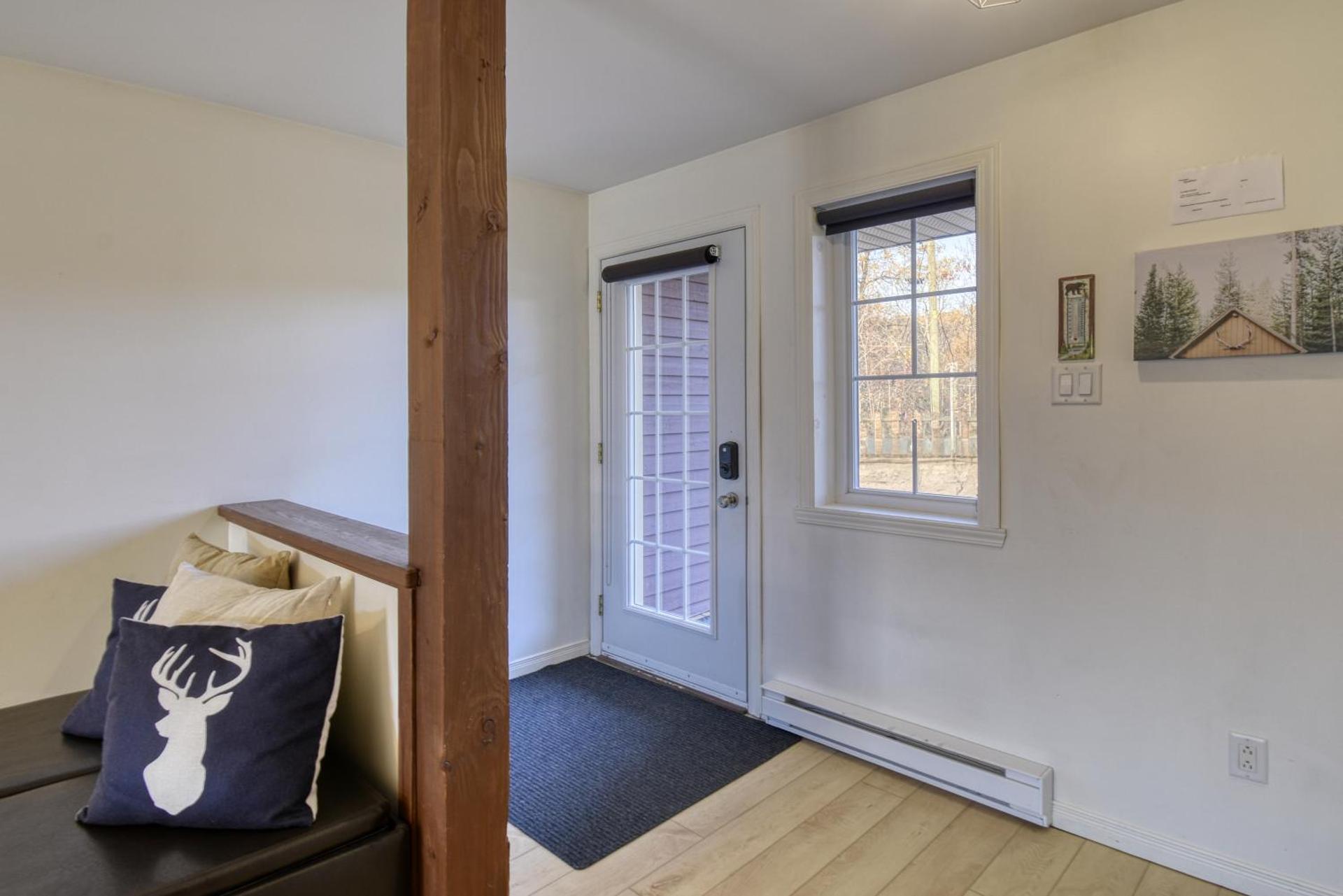 Cozy Chalet on the 9th Hole La Bête Pool Golf