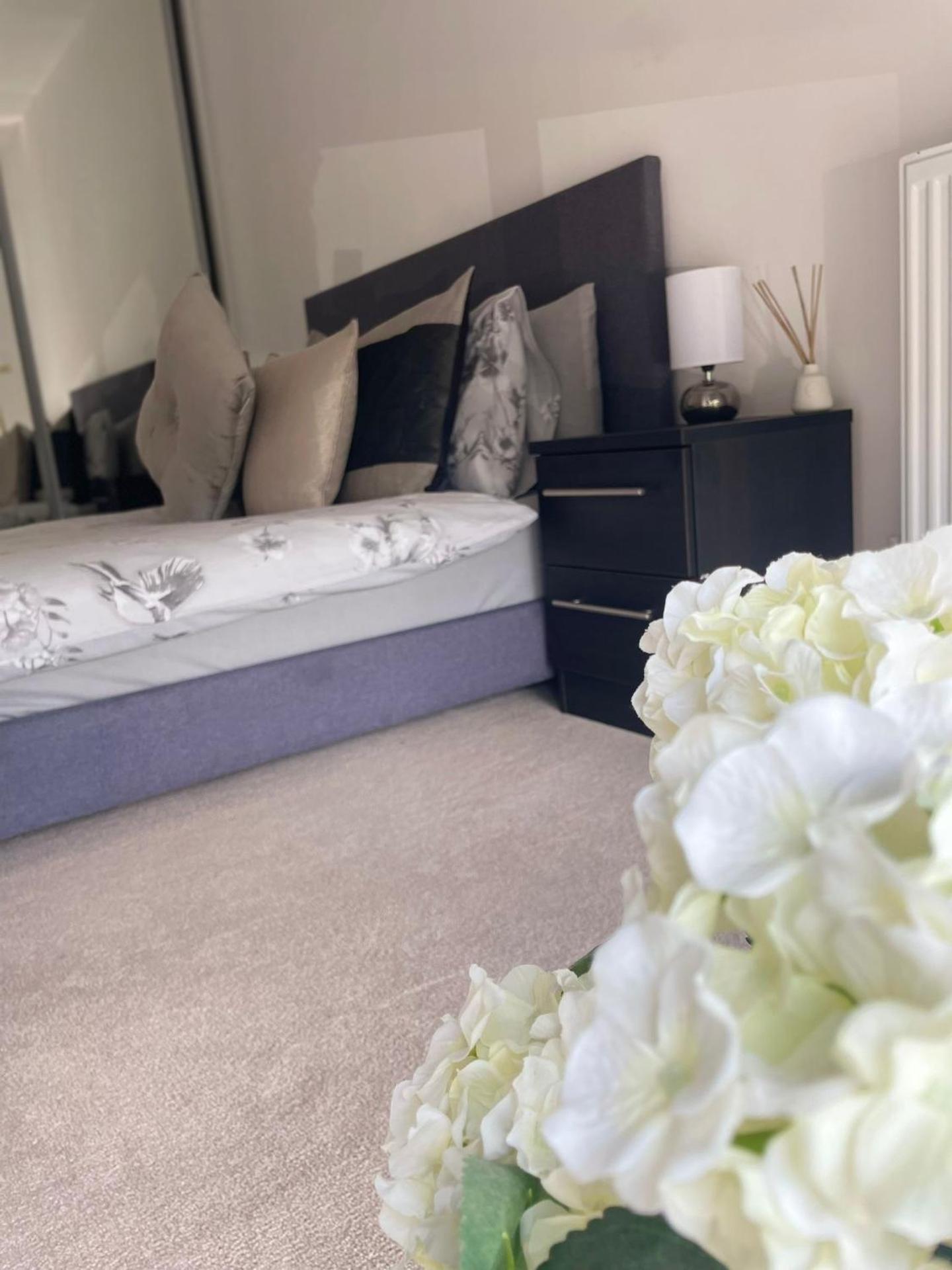 Brand new luxury apartment with free parking and gym