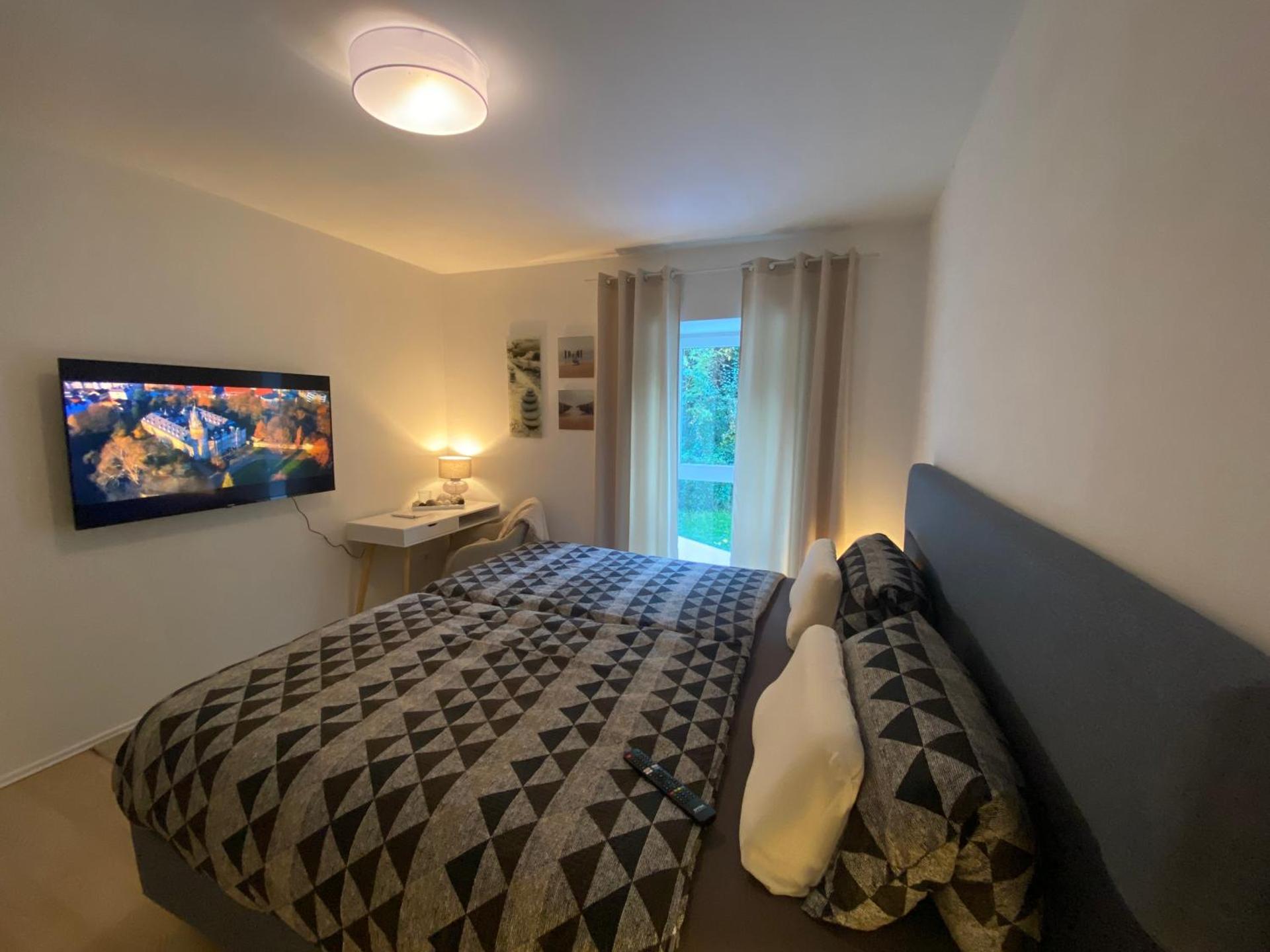 SLEEP WELL Apartments DETMOLD - Tempur Beds- NEU - Top Lage - Free parking - WIFI